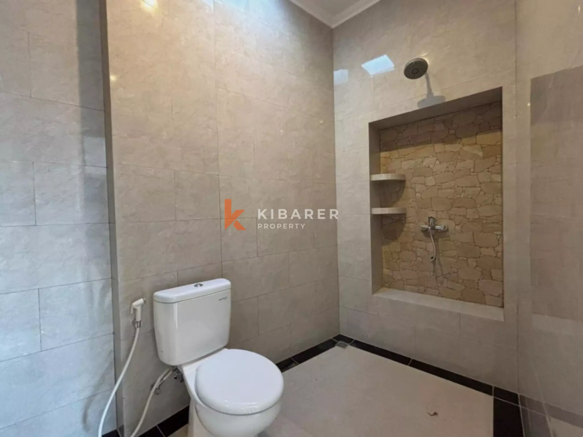 Villa abordable de 3 chambres non meublée à Kerobokan