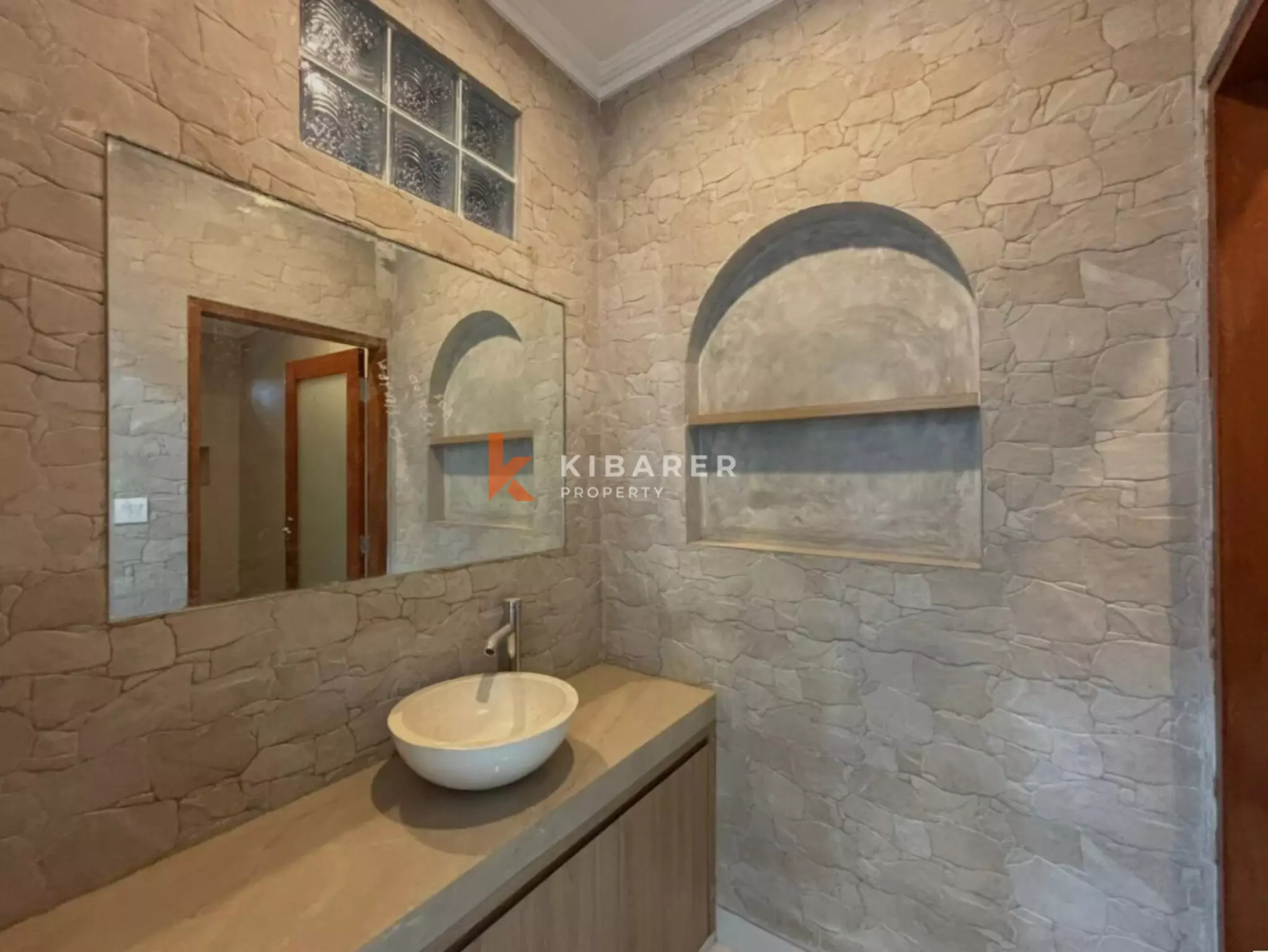 Villa abordable de 3 chambres non meublée à Kerobokan