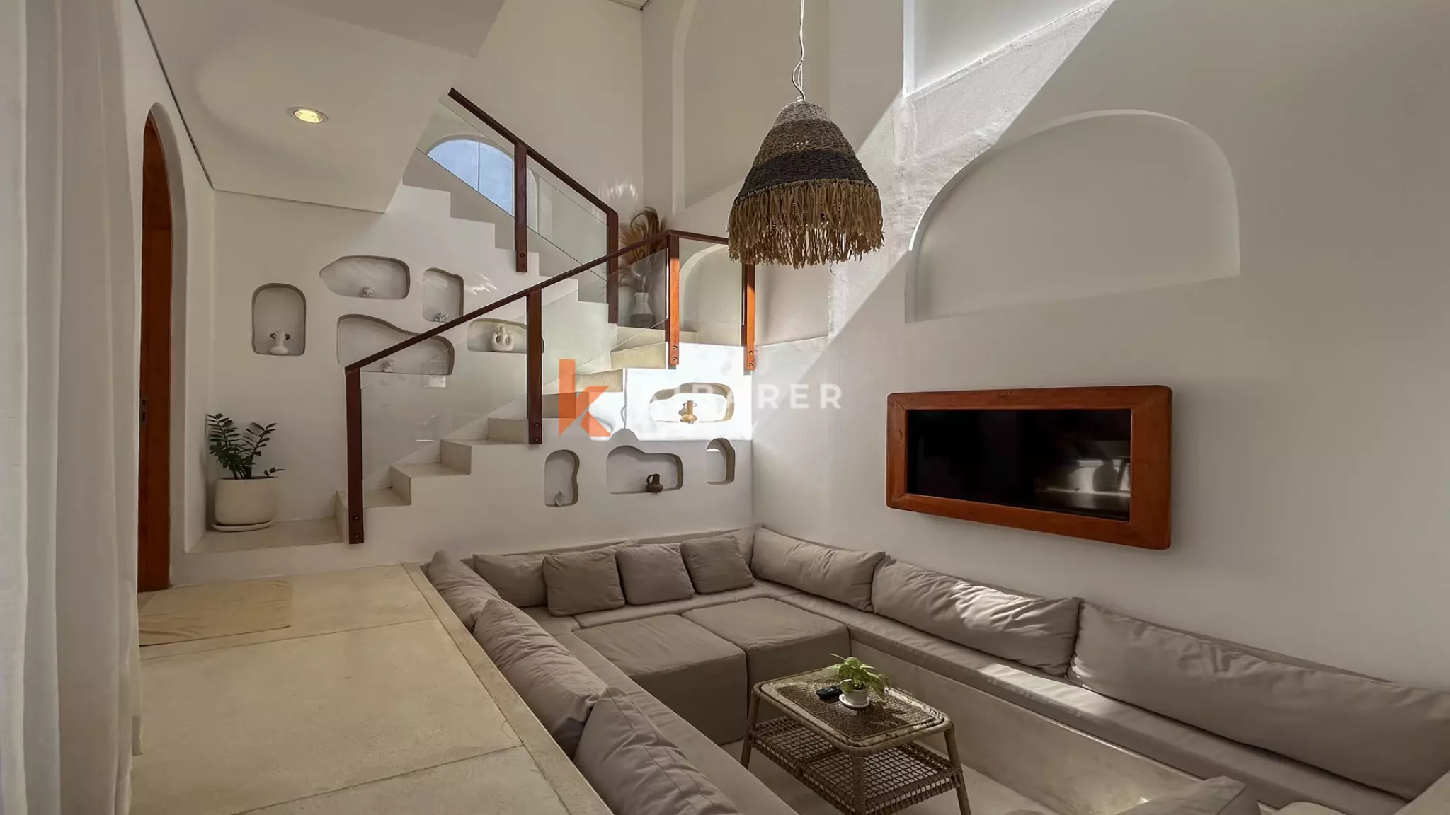 Mediterranean-Style Two-Bedroom Villa with Rooftop and Pool in Canggu