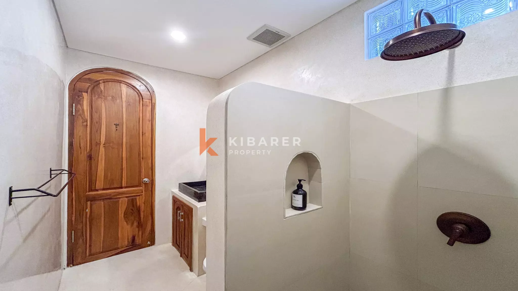 Mediterranean-Style Two-Bedroom Villa with Rooftop and Pool in Canggu