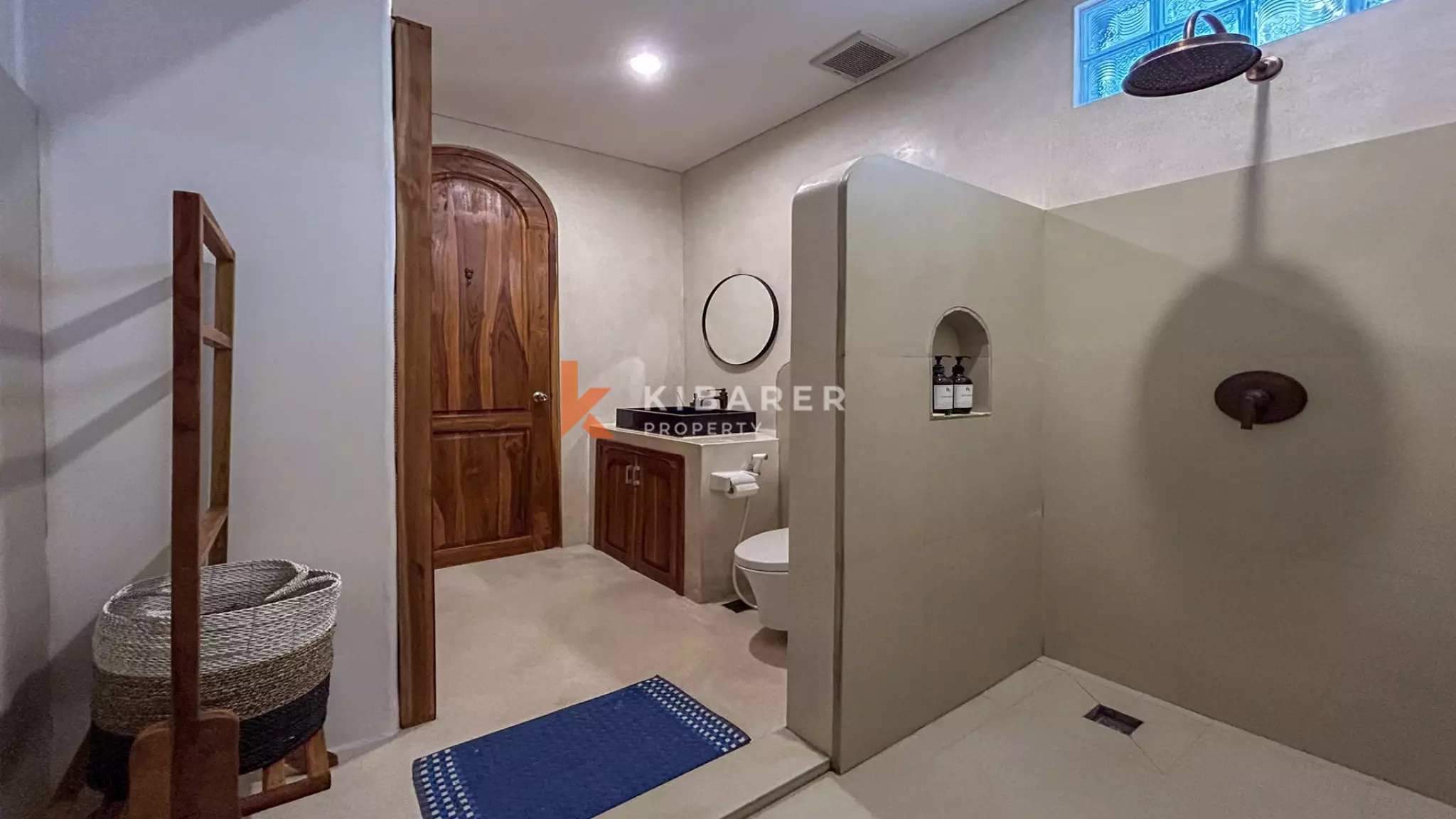 Mediterranean-Style Two-Bedroom Villa with Rooftop and Pool in Canggu