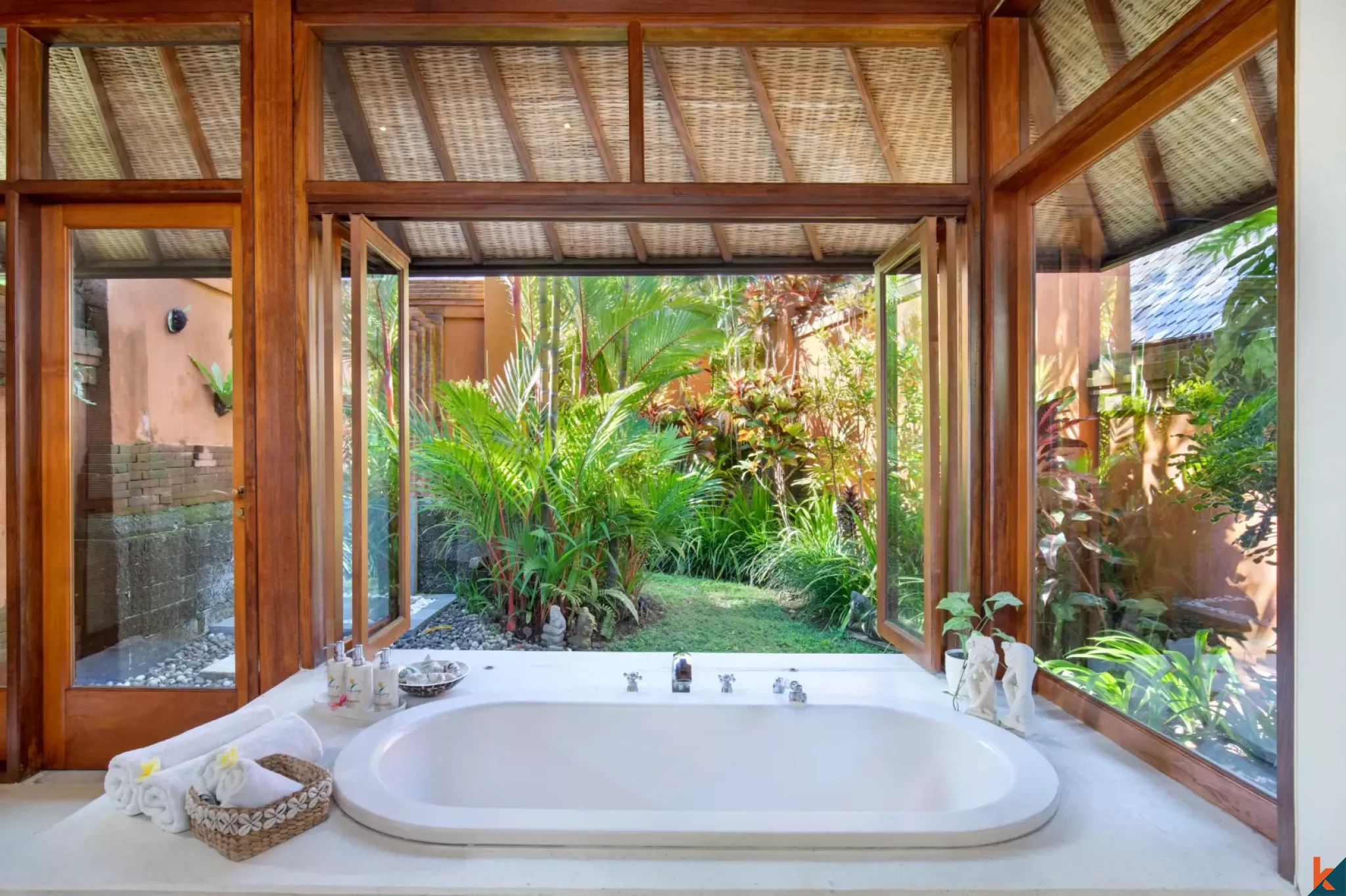 Gorgeous Four Bedroom Freehold Real Estate with Traditional Influences in Pererenan