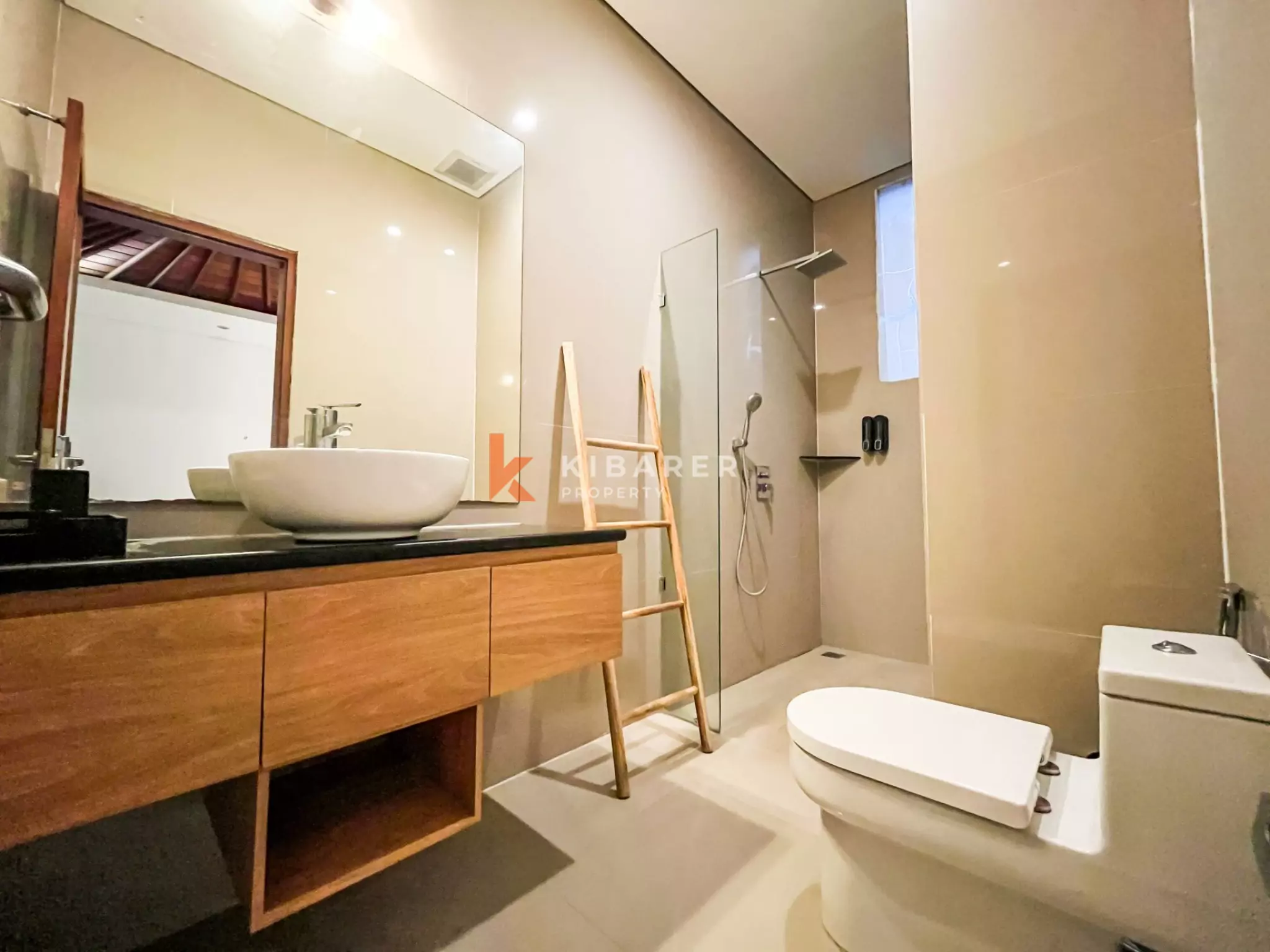 Villa confortable de trois chambres près de la plage de Berawa