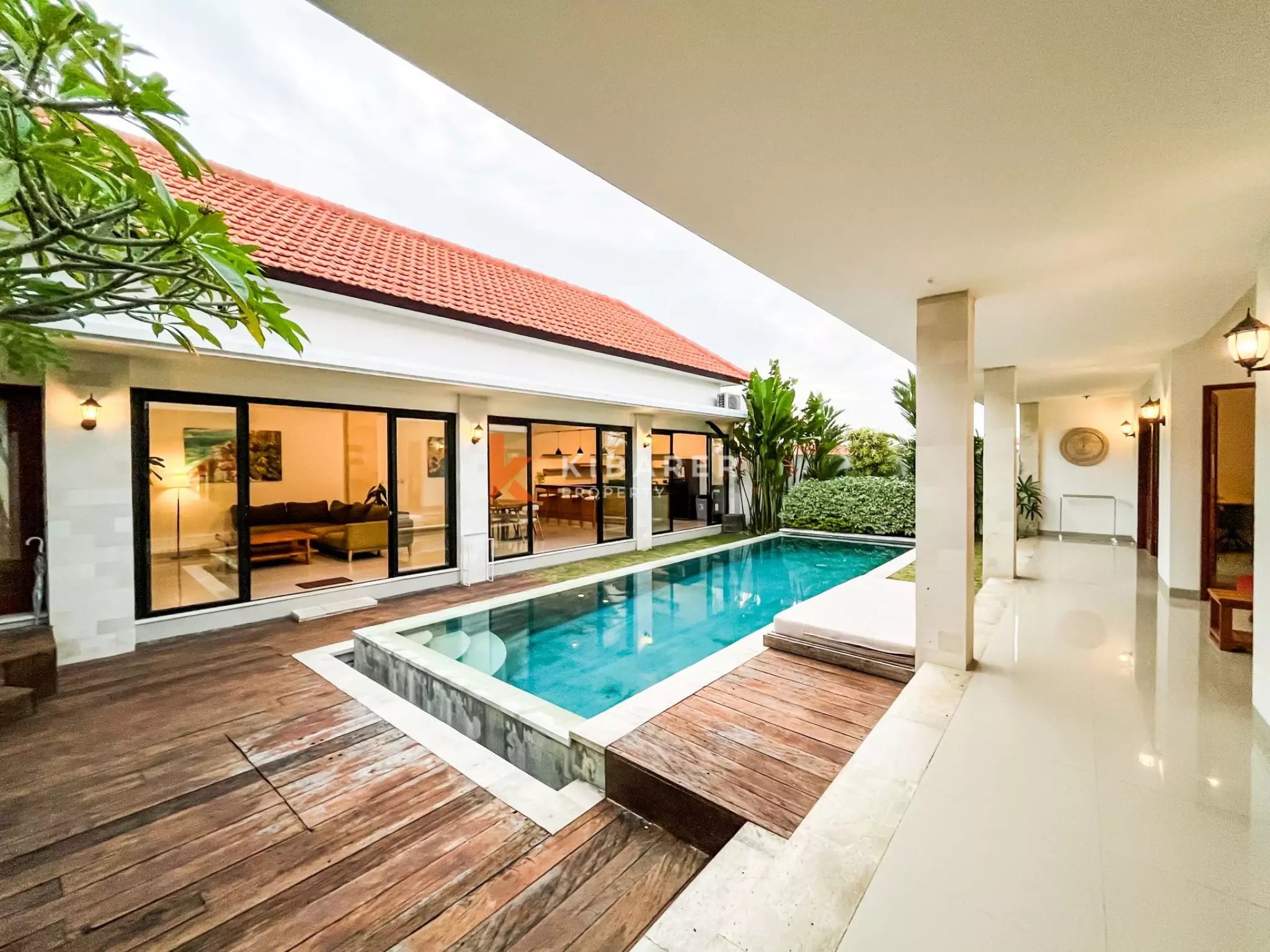 Villa confortable de trois chambres près de la plage de Berawa