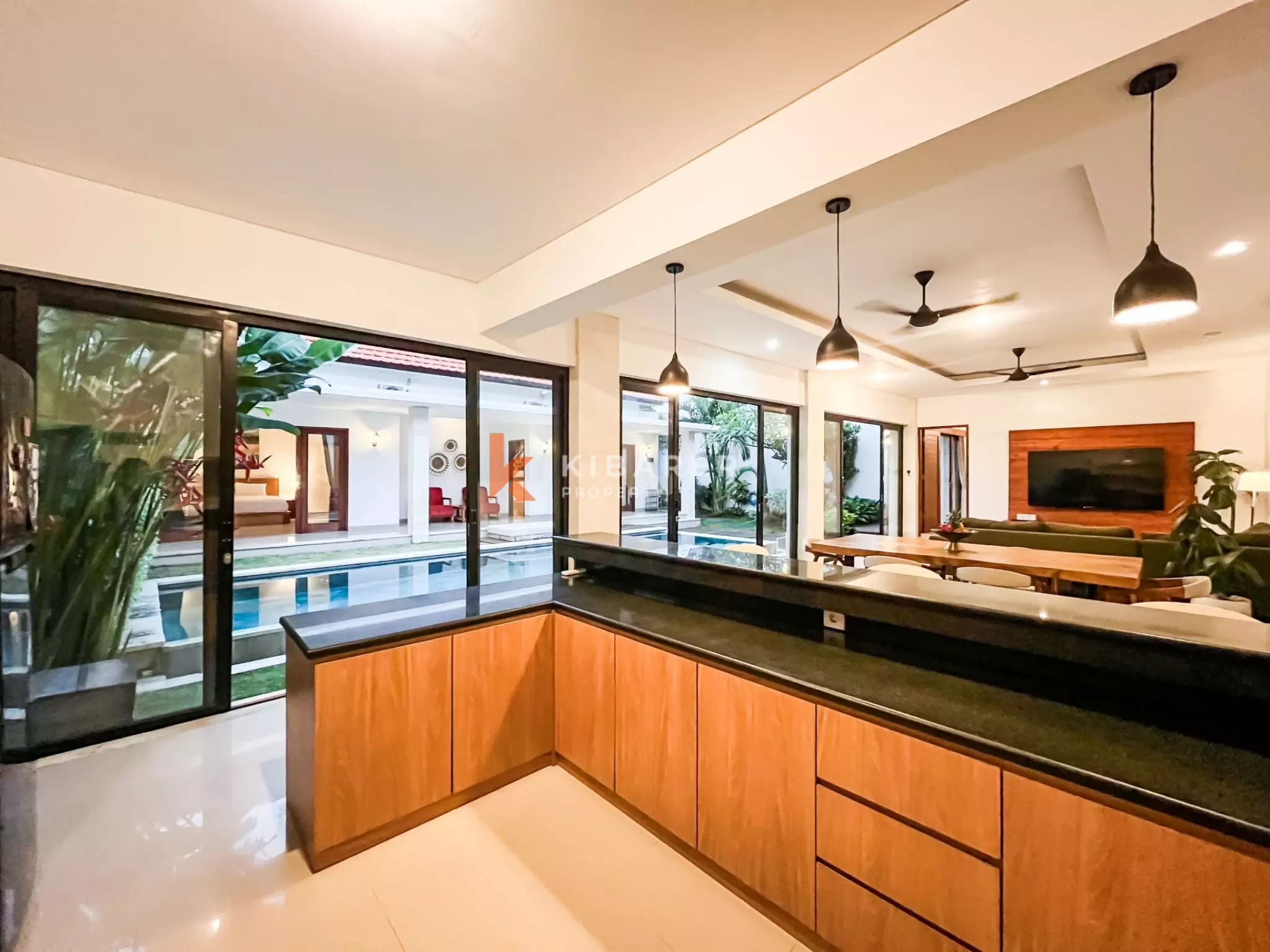 Villa confortable de trois chambres près de la plage de Berawa