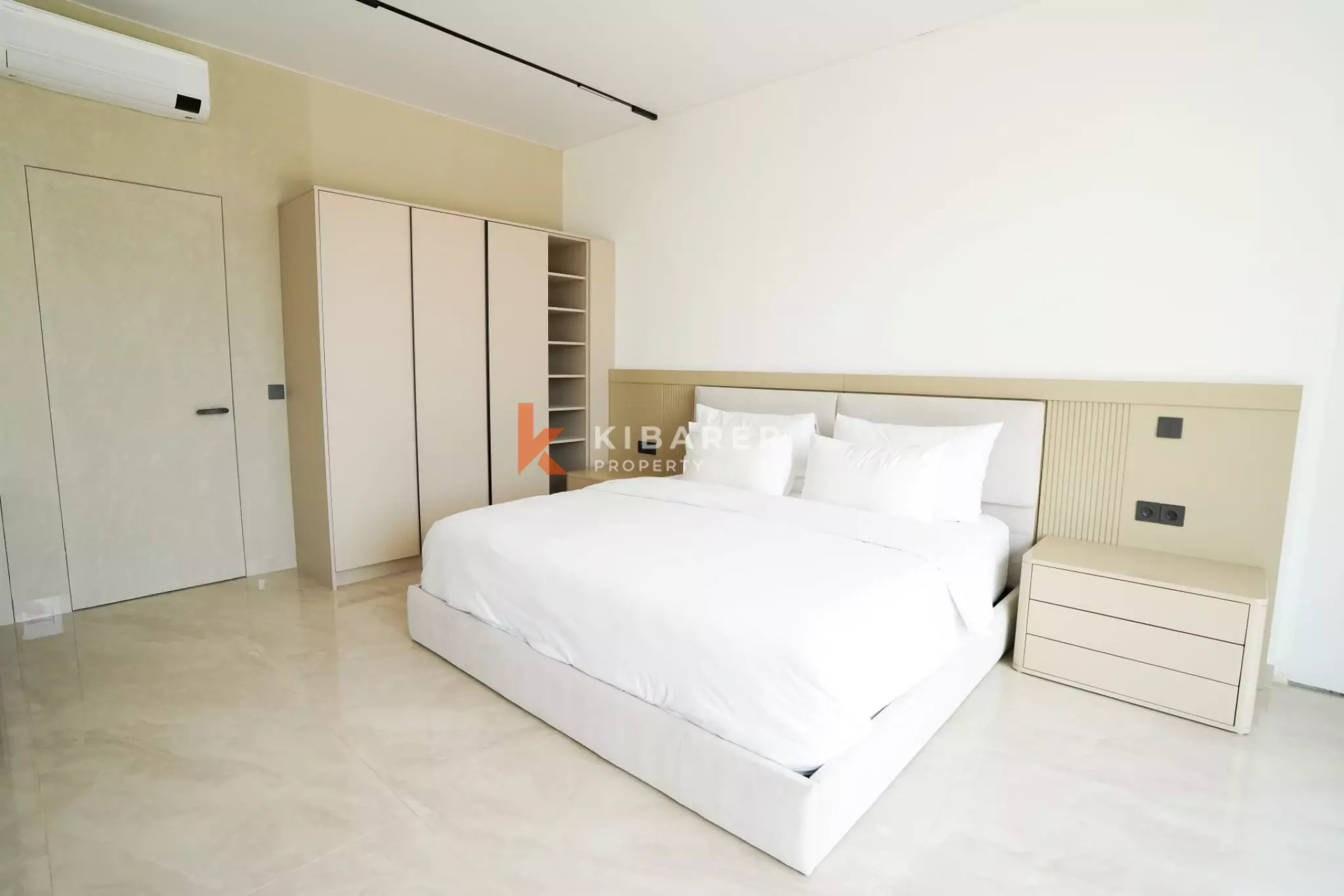 Luxe Four Bedroom Villa with Scenic Rooftop in Canggu (Minimum 3 Months)