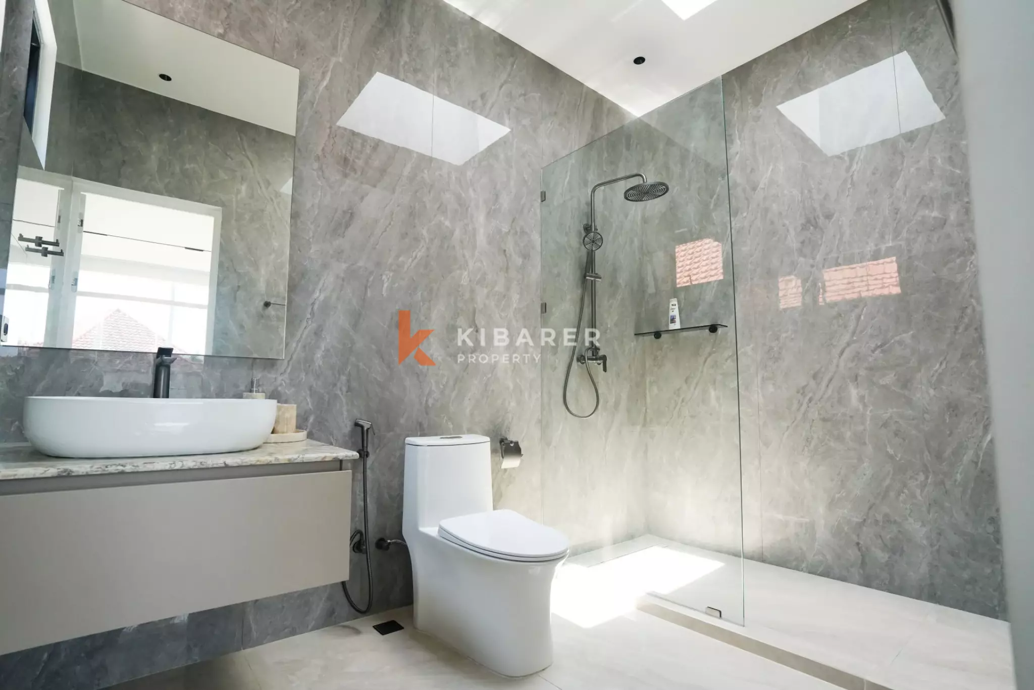 Luxe Four Bedroom Villa with Scenic Rooftop in Canggu (Minimum 3 Months)