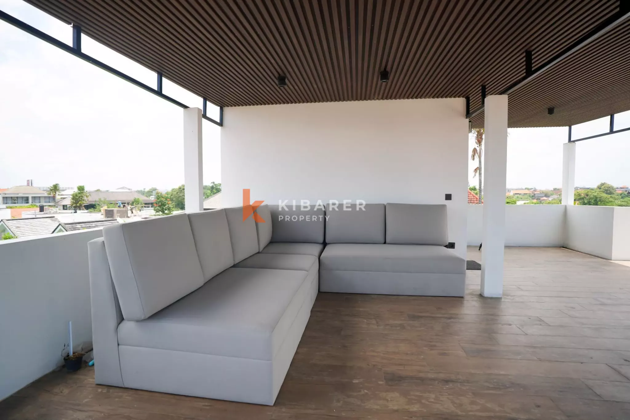 Luxe Four Bedroom Villa with Scenic Rooftop in Canggu (Minimum 3 Months)