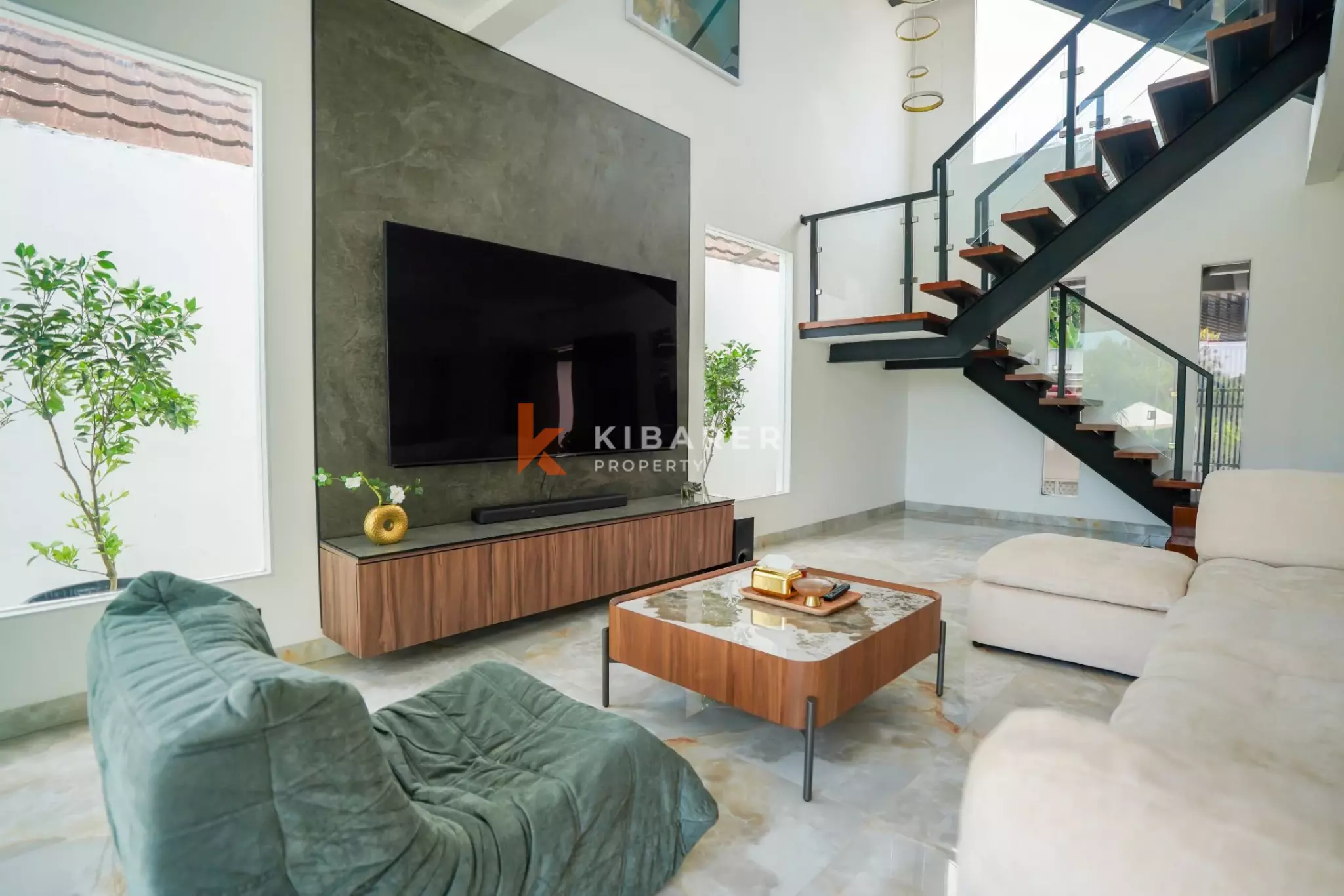 Luxe Four Bedroom Villa with Scenic Rooftop in Canggu (Minimum 3 Months)