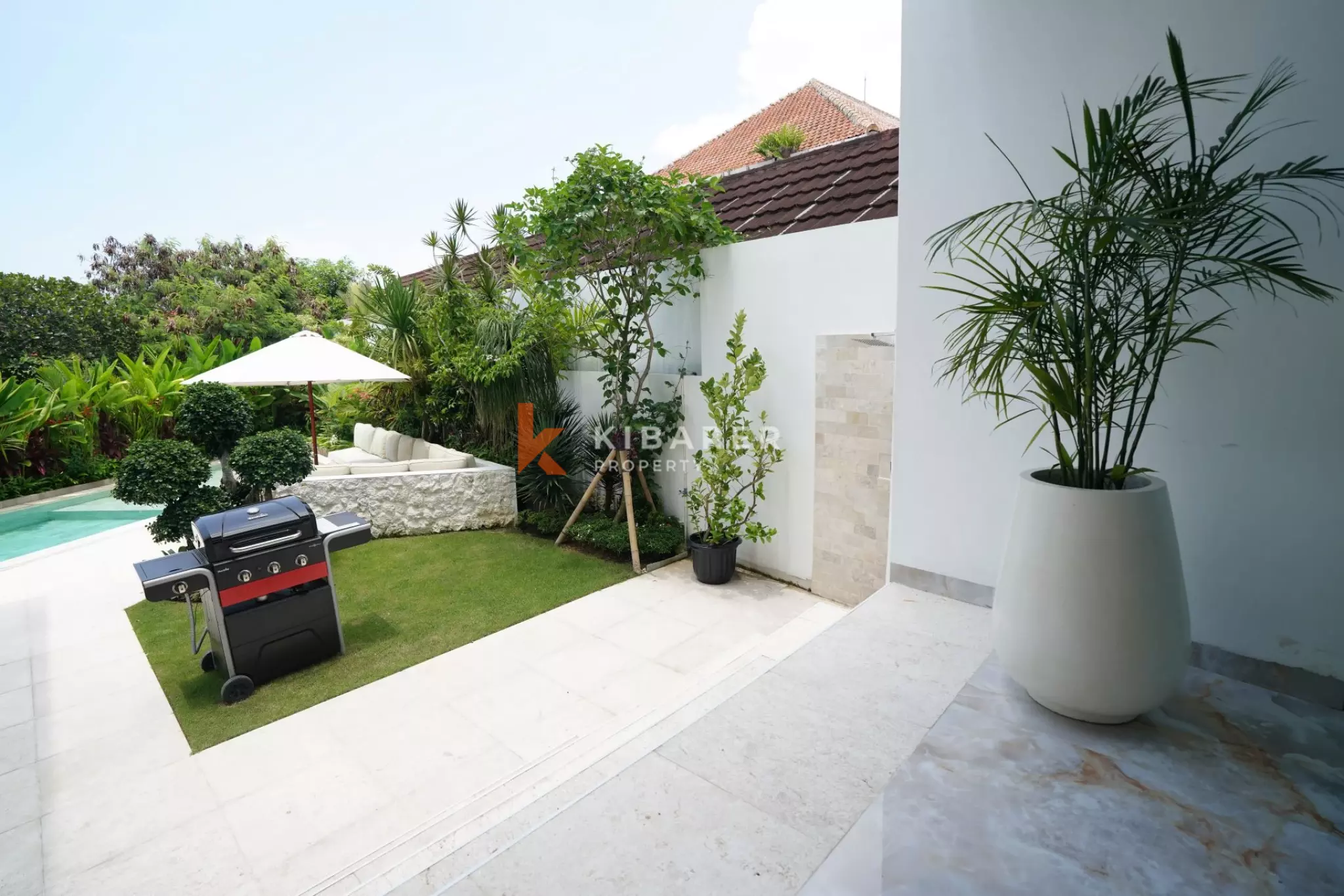 Luxe Four Bedroom Villa with Scenic Rooftop in Canggu (Minimum 3 Months)
