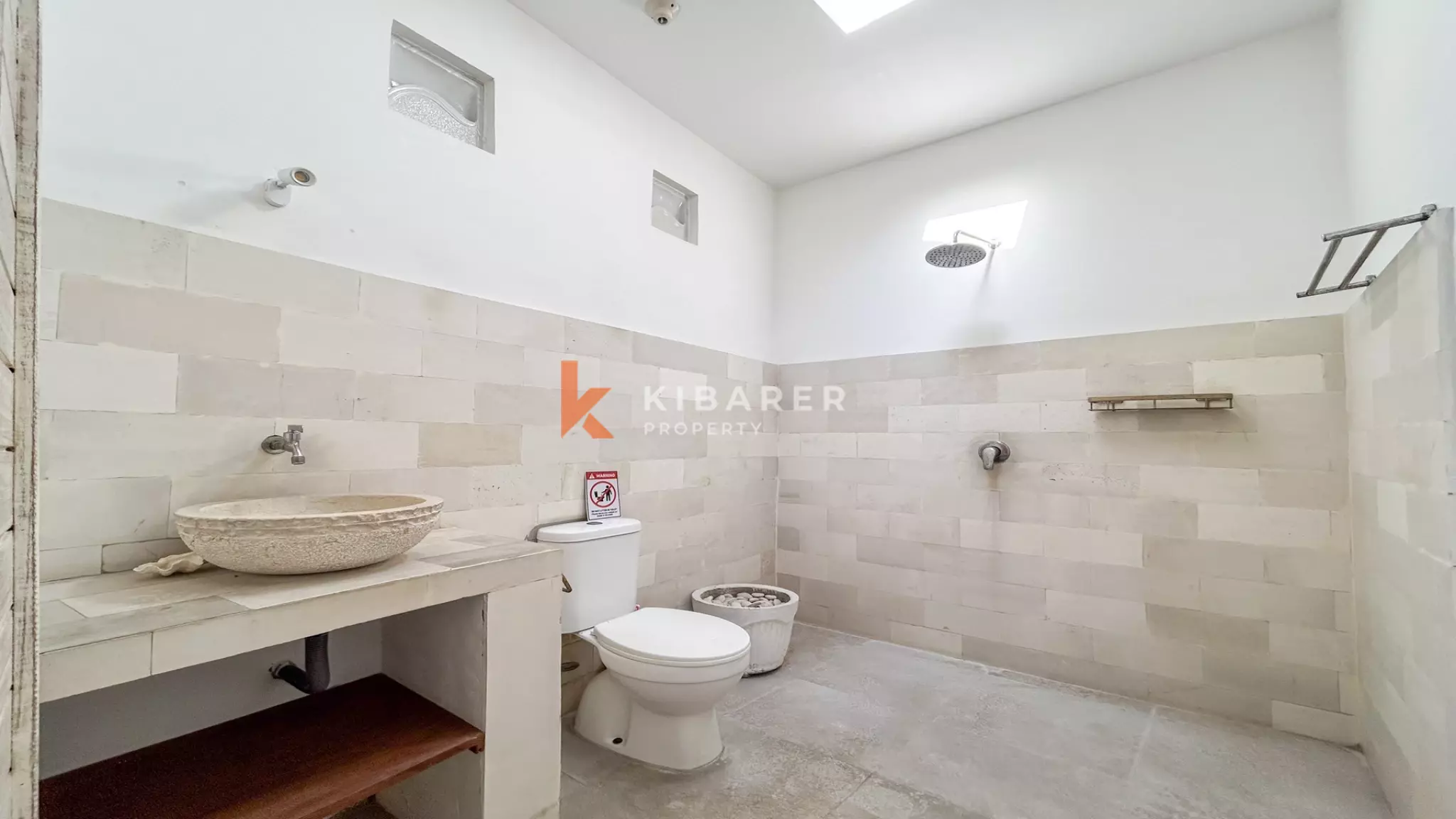 Inviting Two-Bedroom Semi Furnished Villa with Enclosed Living in Tumbak Bayuh