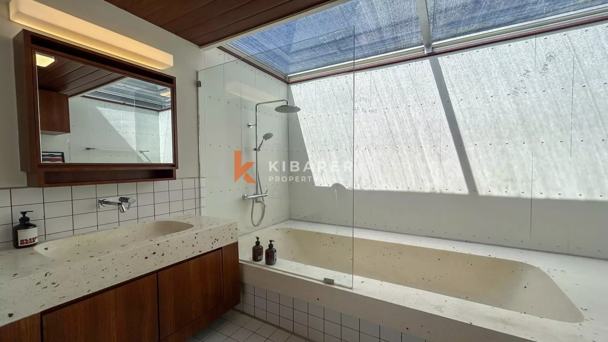 Modern Minimalist Villa with Private Pool and Open Living Spaces in Canggu