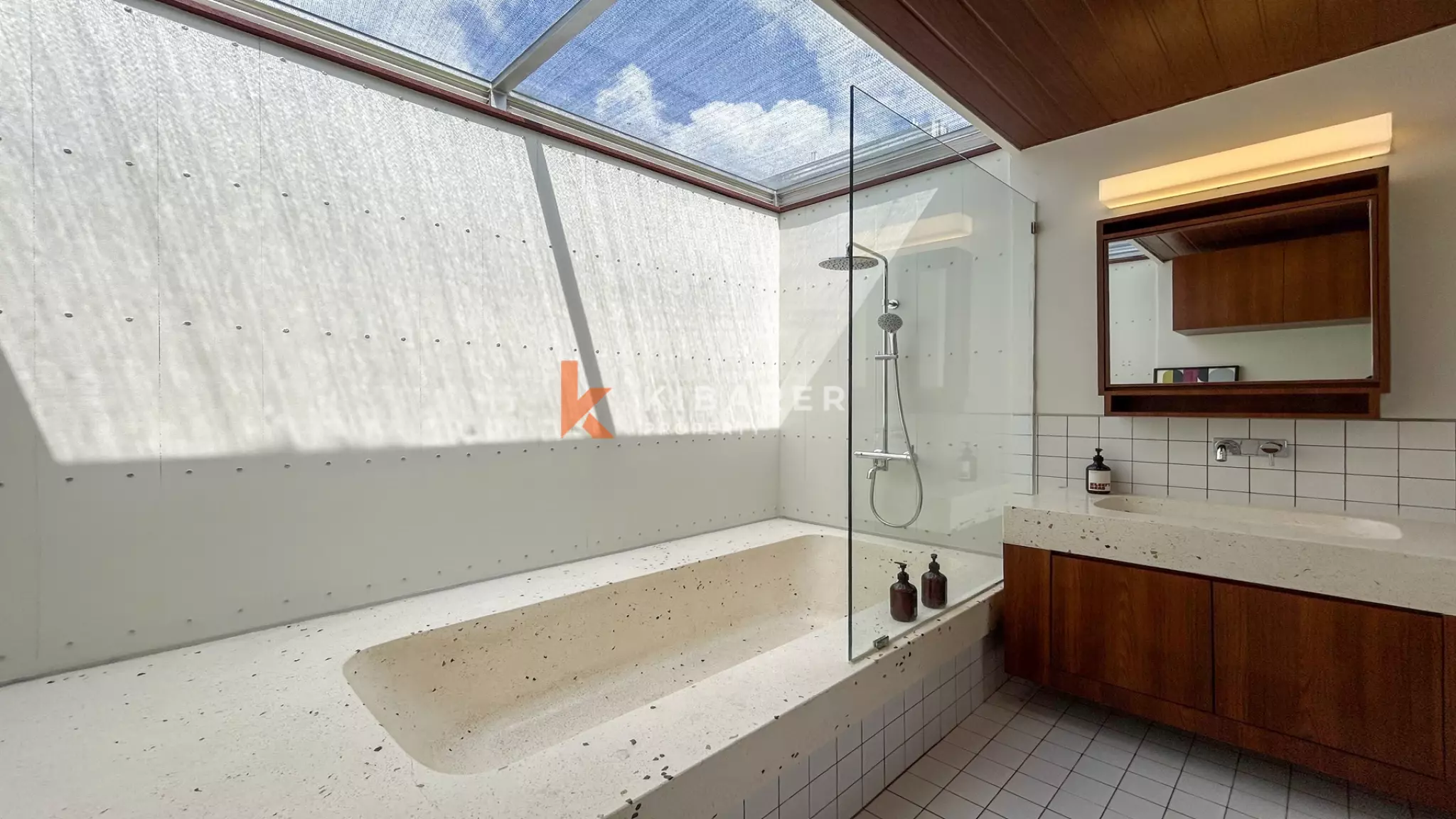 Modern Minimalist Villa with Private Pool and Open Living Spaces in Canggu