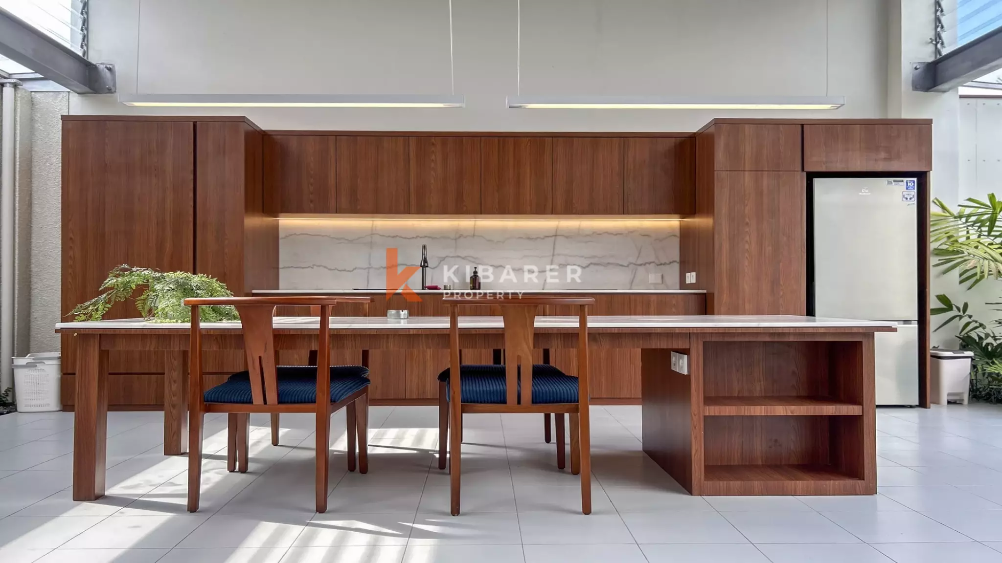 Modern Minimalist Villa with Private Pool and Open Living Spaces in Canggu