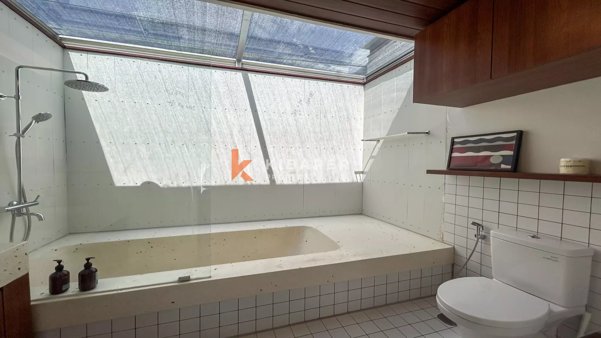 Modern Minimalist Villa with Private Pool and Open Living Spaces in Canggu