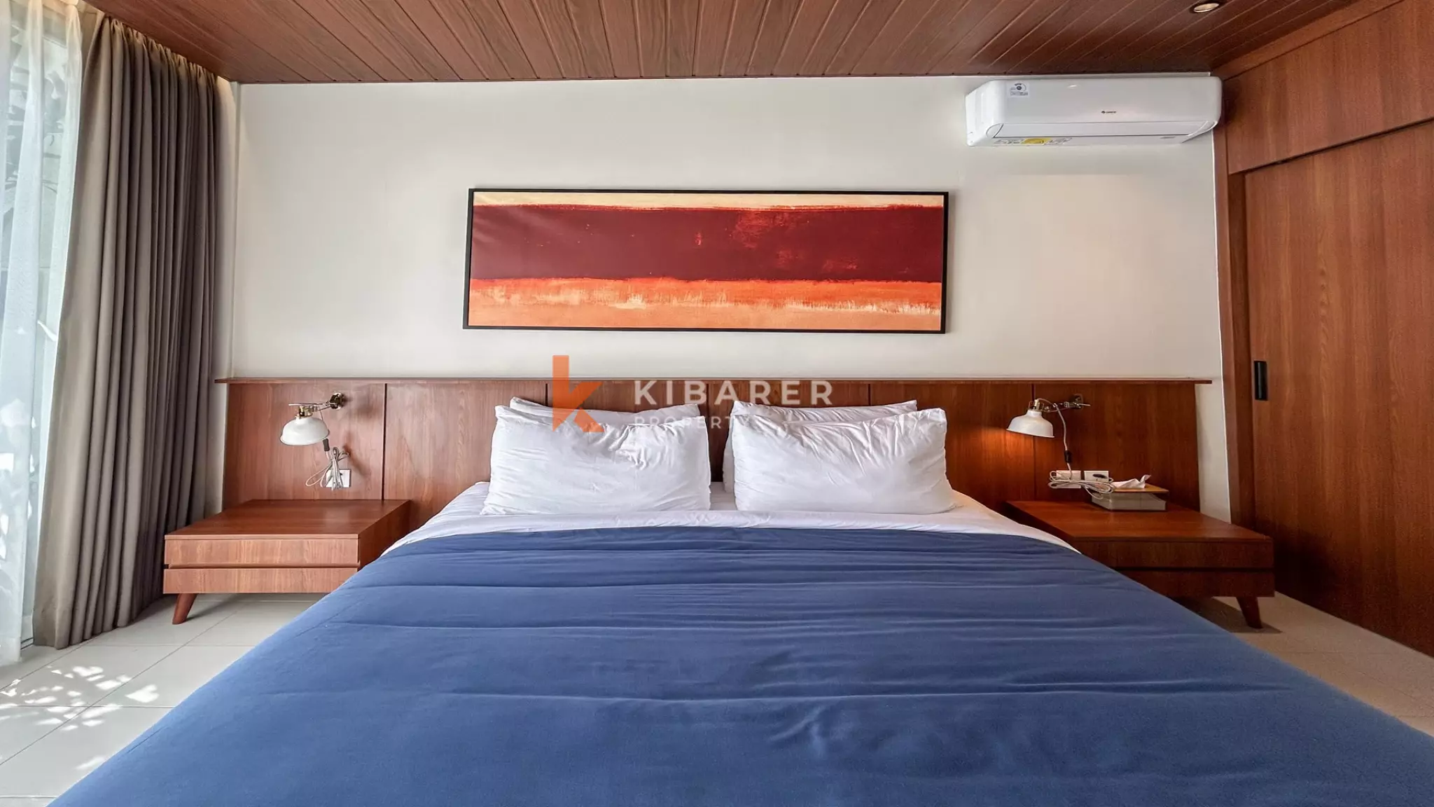 Modern Minimalist Villa with Private Pool and Open Living Spaces in Canggu