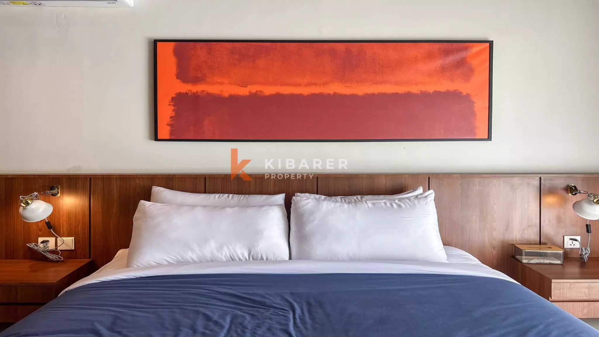 Modern Minimalist Villa with Private Pool and Open Living Spaces in Canggu