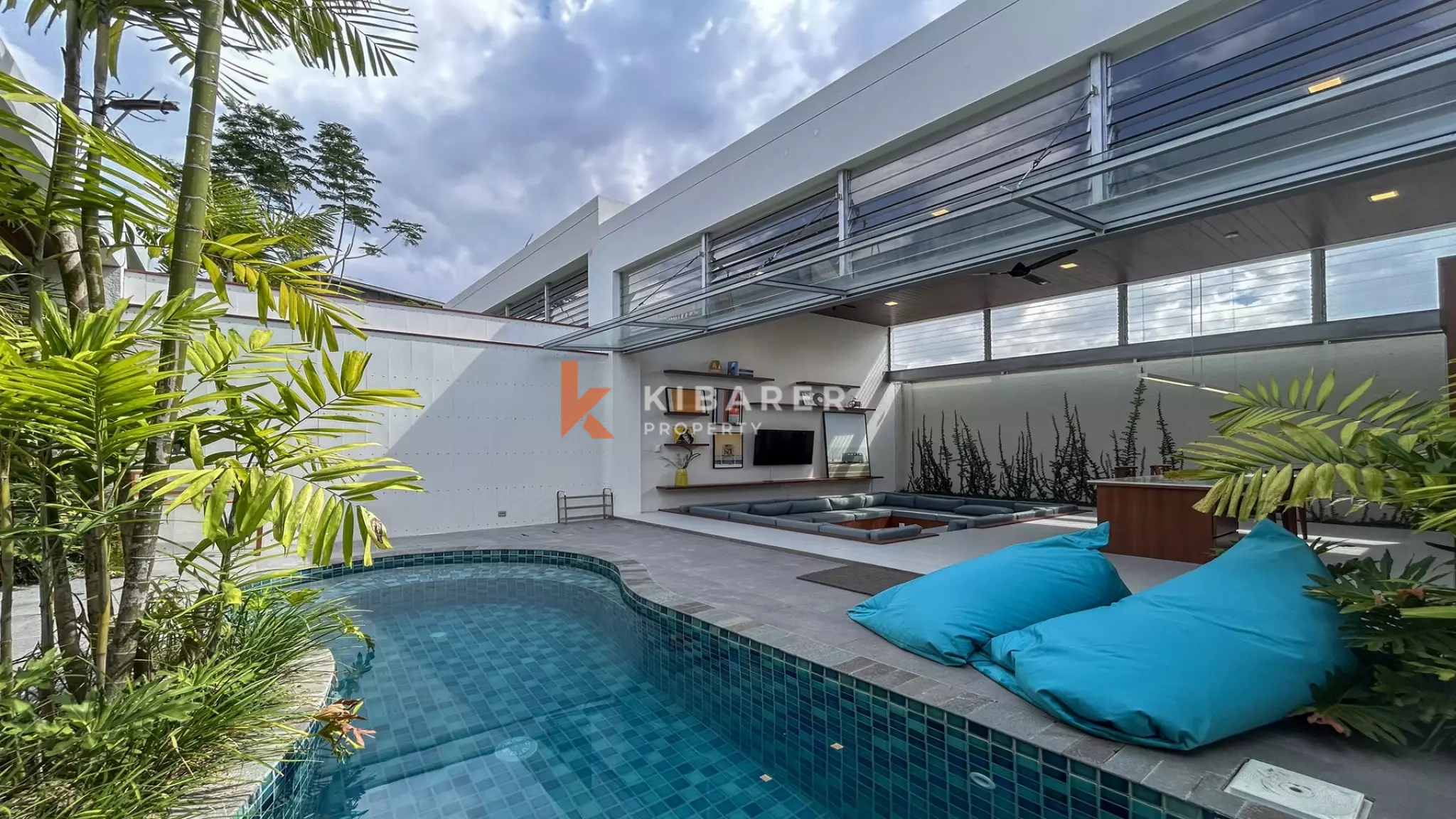 Modern Minimalist Villa with Private Pool and Open Living Spaces in Canggu