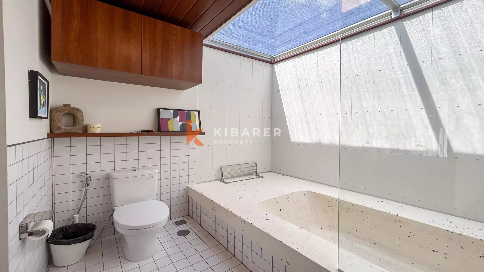 Modern Minimalist Villa with Private Pool and Open Living Spaces in Canggu