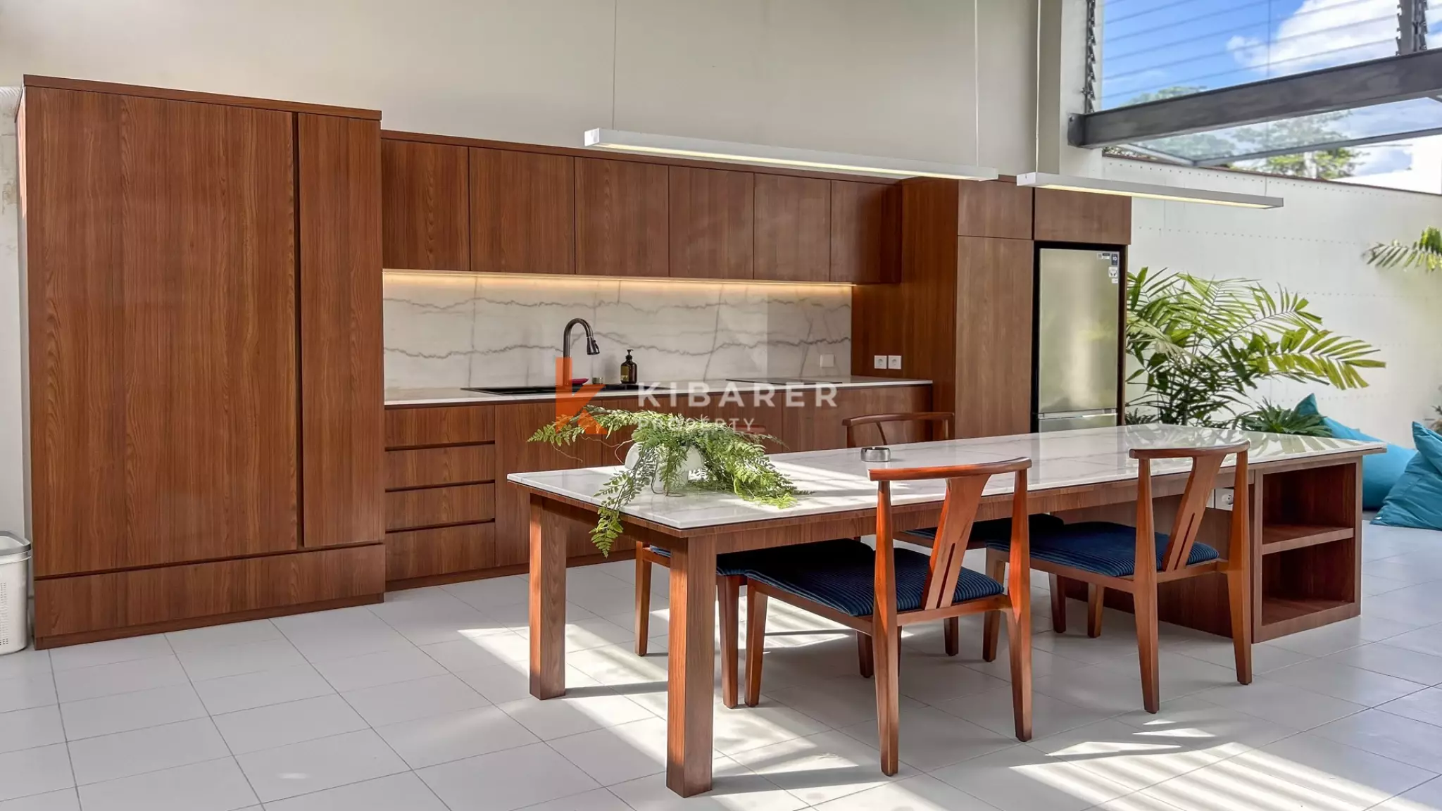 Modern Minimalist Villa with Private Pool and Open Living Spaces in Canggu