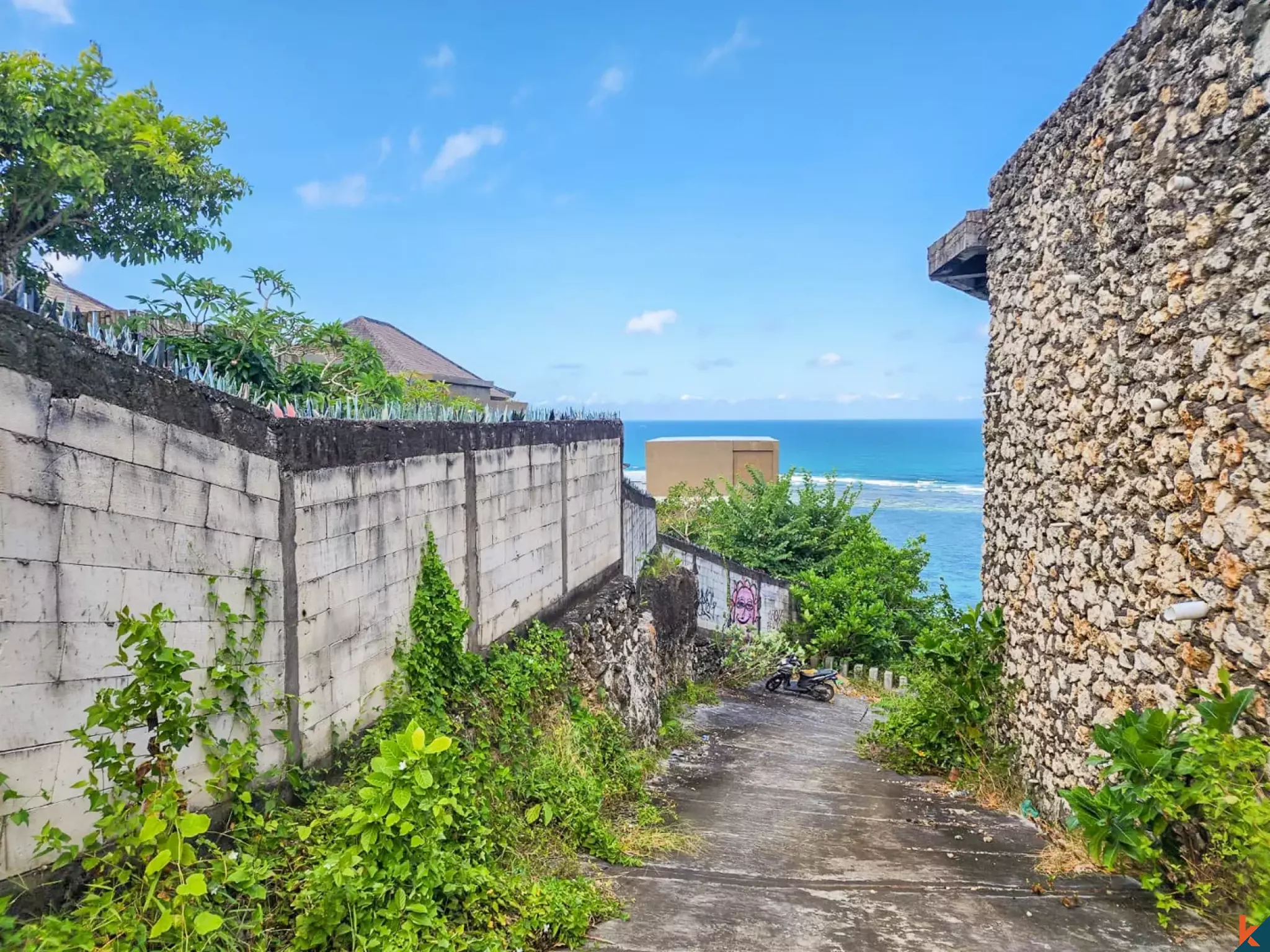 Terrain en pleine propriété en bord de mer avec vue imprenable à Pandawa - Nusa Dua
