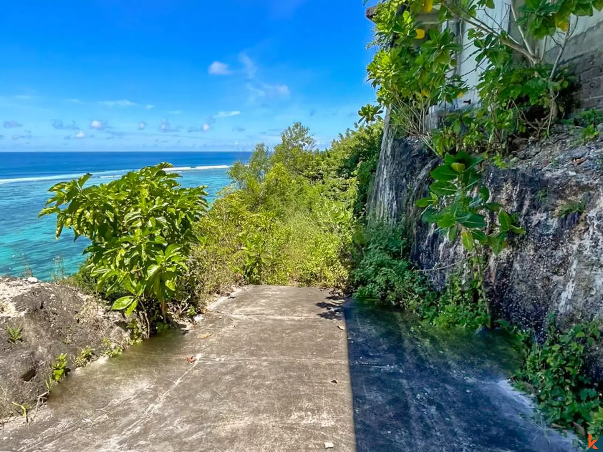 Terrain en pleine propriété en bord de mer avec vue imprenable à Pandawa - Nusa Dua