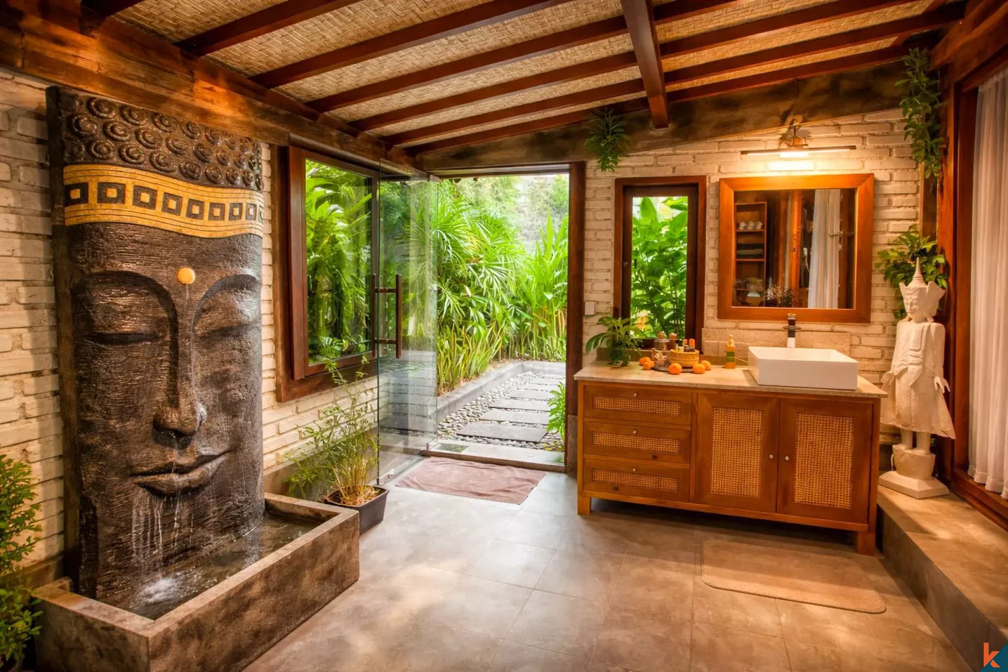 Fabulous Five Bedroom Joglo Style Leasehold Estate in Babakan