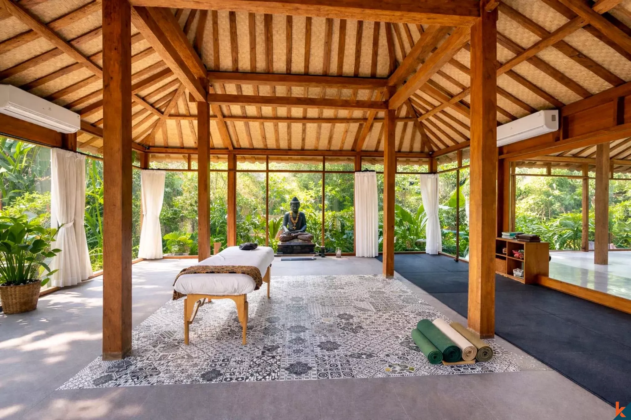 Fabulous Five Bedroom Joglo Style Leasehold Estate in Babakan