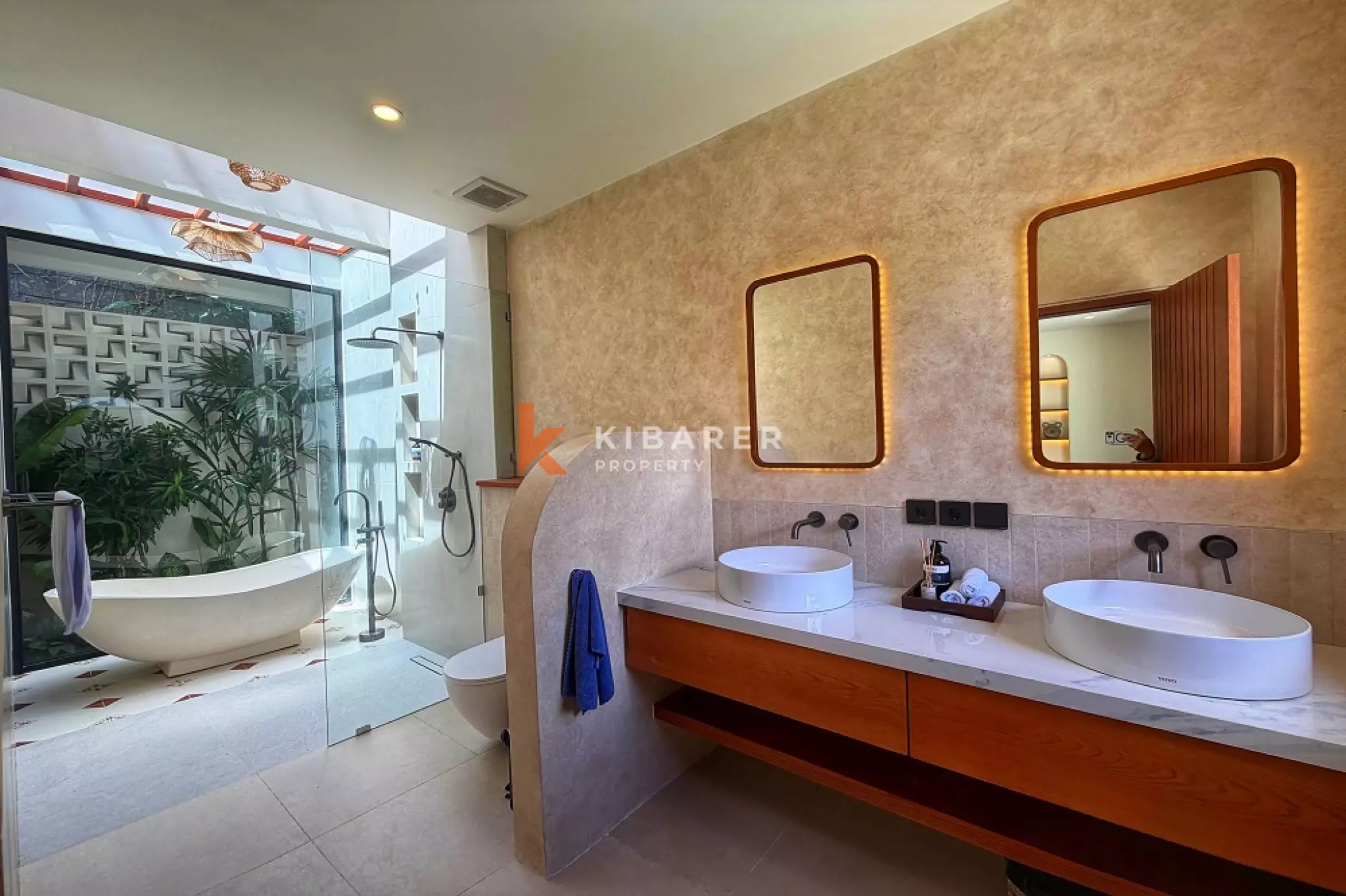 Rare Single-Level Four-Bedrooms Luxury Villa in Side Canggu (AVAILABLE MID FEB 2026)