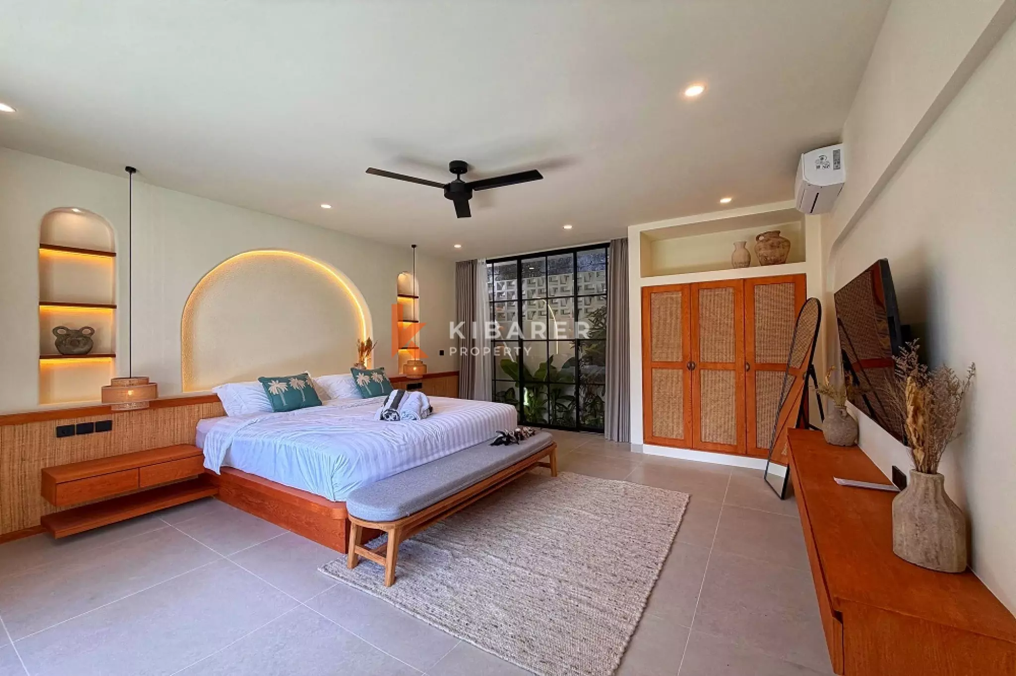 Rare Single-Level Four-Bedrooms Luxury Villa in Side Canggu (AVAILABLE MID FEB 2026)