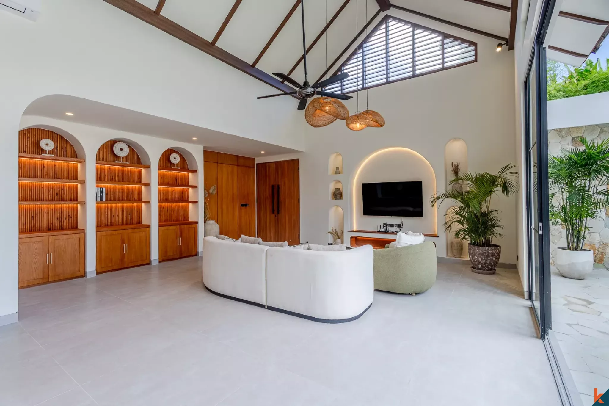 Brand New Four Bedroom Leasehold Tropical Style Villa in Tibubeneng