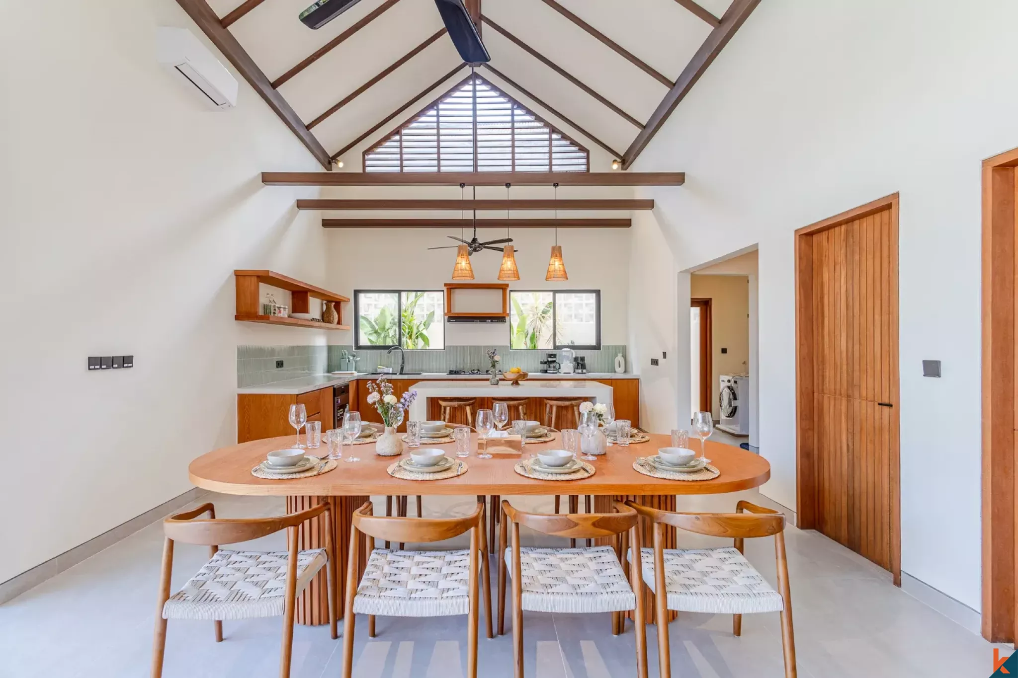 Brand New Four Bedroom Leasehold Tropical Style Villa in Tibubeneng