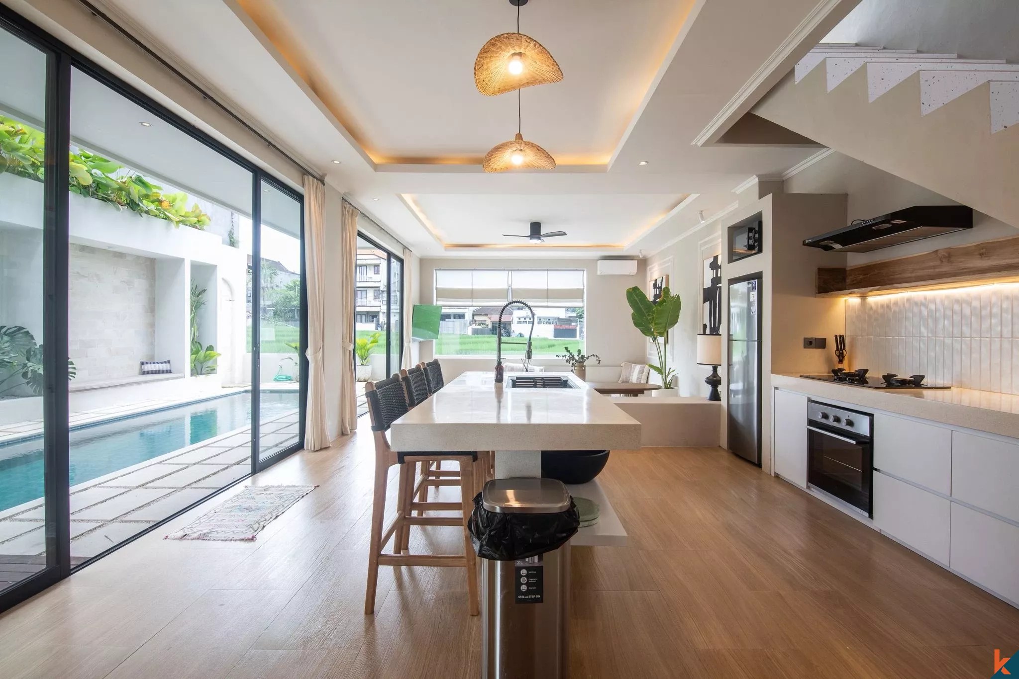 Luxury 4-Bedroom Villa with Private Pool & Stunning Rice Field Views in Tibubeneng