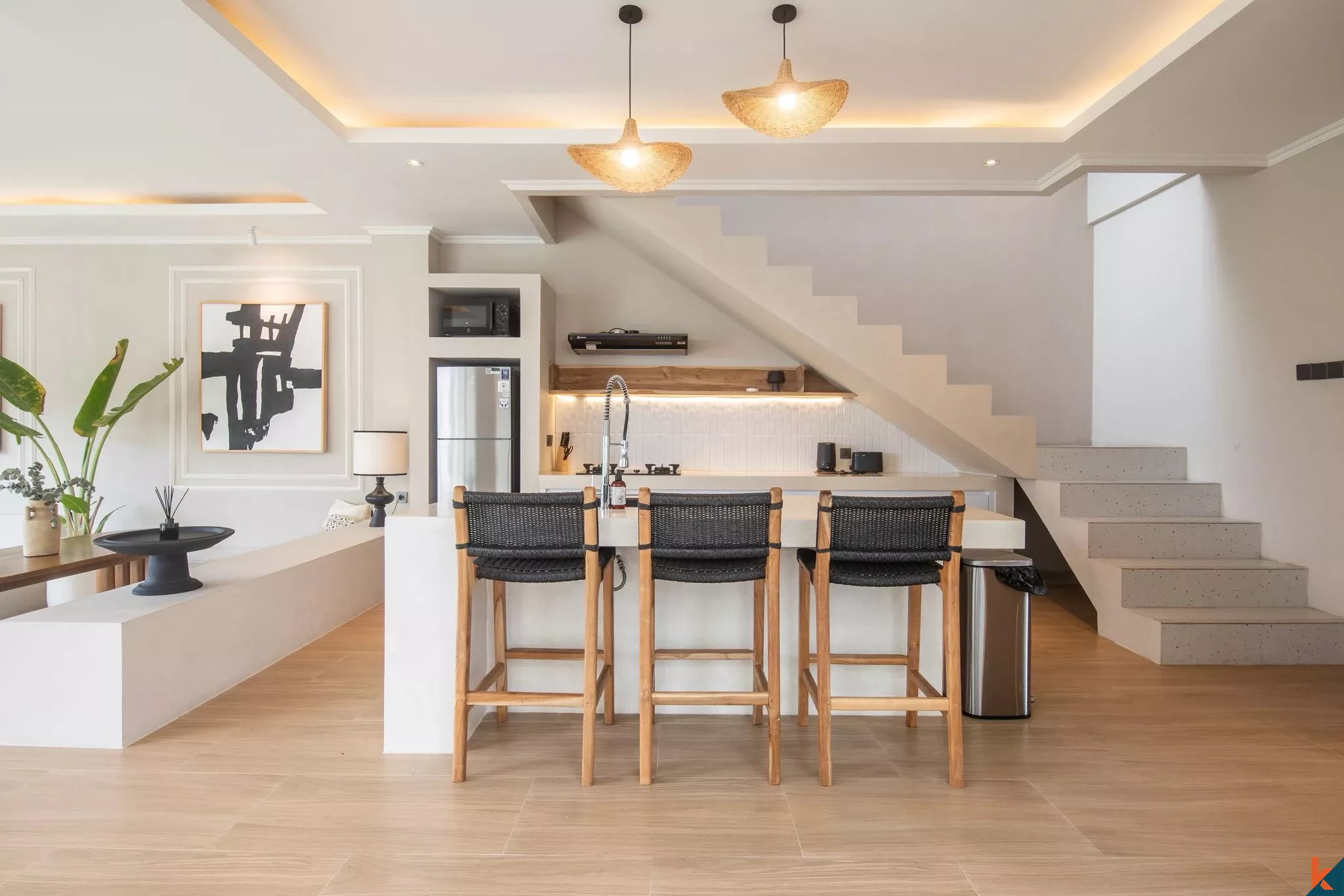 Luxury 4-Bedroom Villa with Private Pool & Stunning Rice Field Views in Tibubeneng