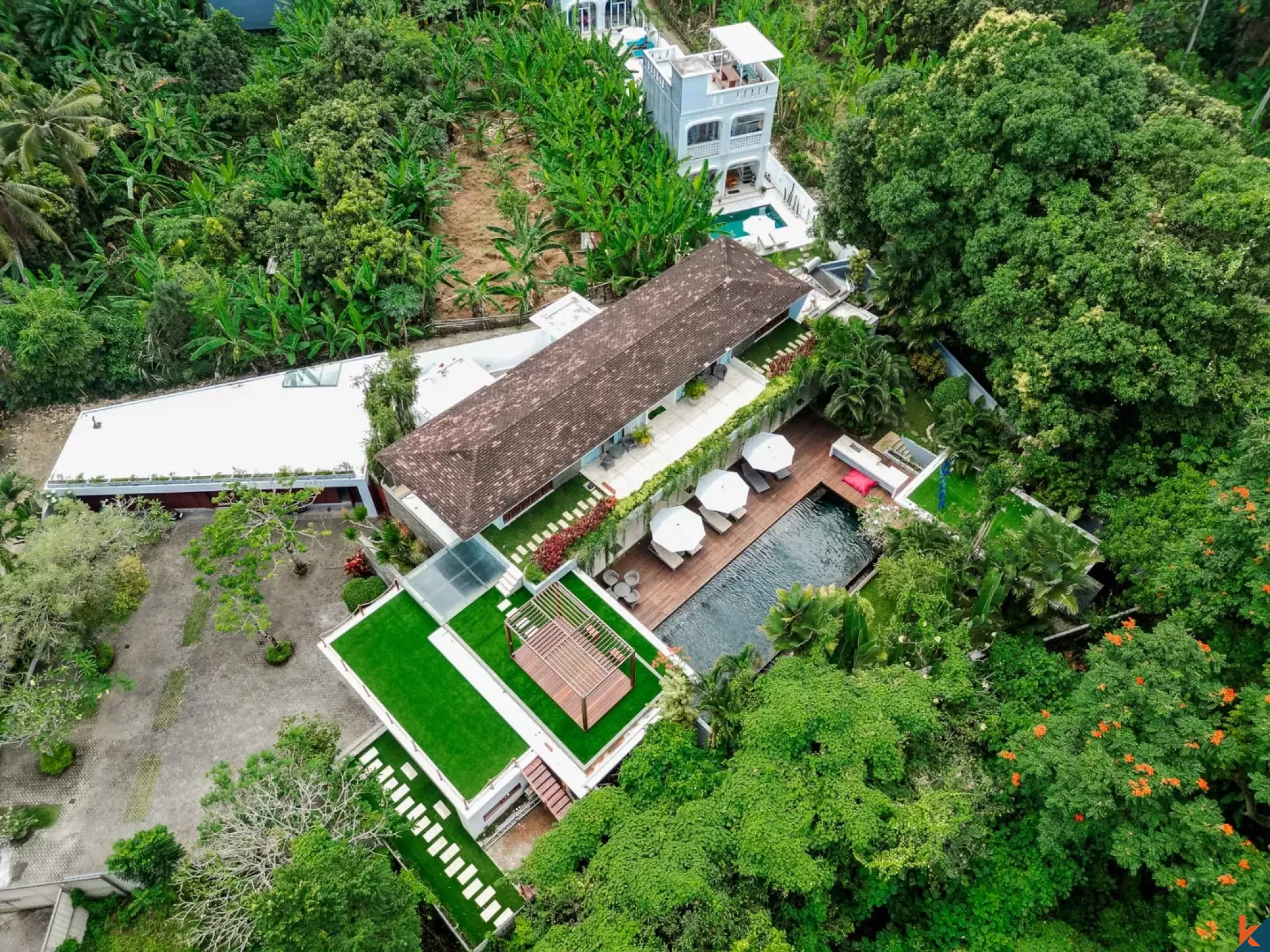 Rumah Mewah Lima Kamar Tidur Hak Milik di Tanah Lot yang Tenang - Nyanyi