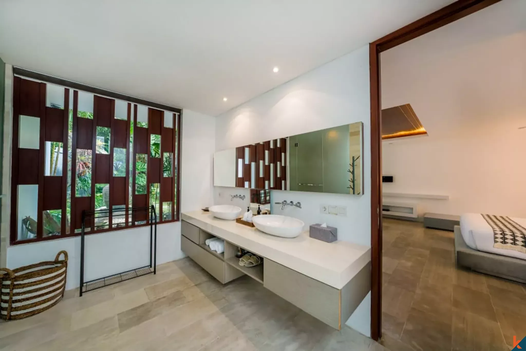 Rumah Mewah Lima Kamar Tidur Hak Milik di Tanah Lot yang Tenang - Nyanyi