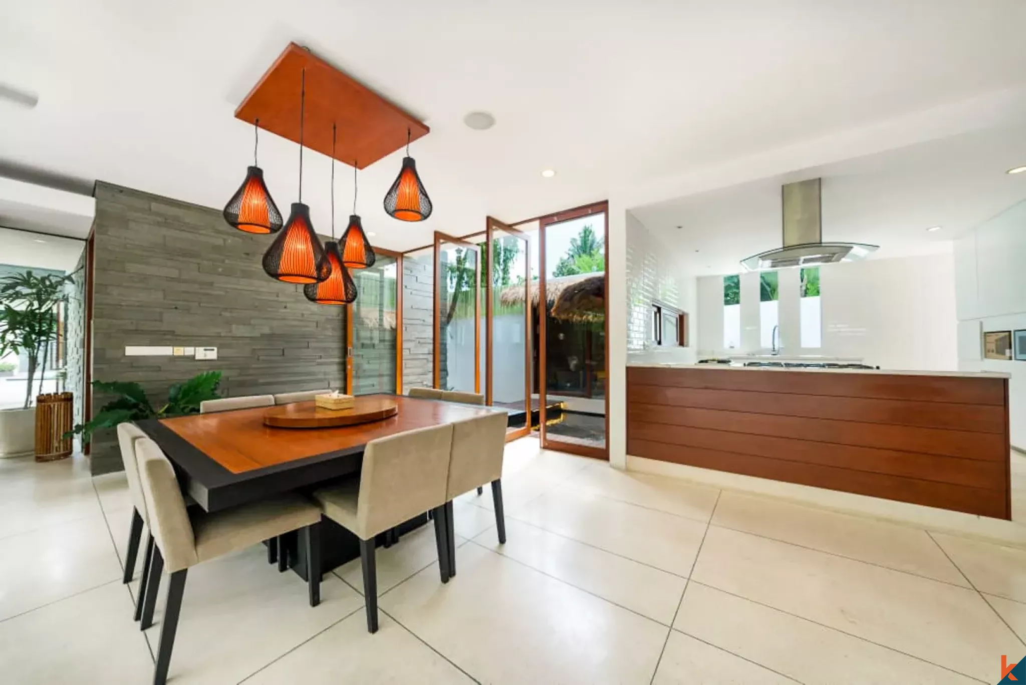 Rumah Mewah Lima Kamar Tidur Hak Milik di Tanah Lot yang Tenang - Nyanyi