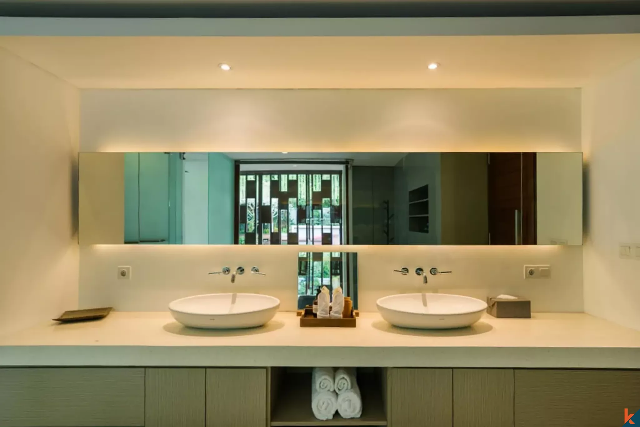 Rumah Mewah Lima Kamar Tidur Hak Milik di Tanah Lot yang Tenang - Nyanyi