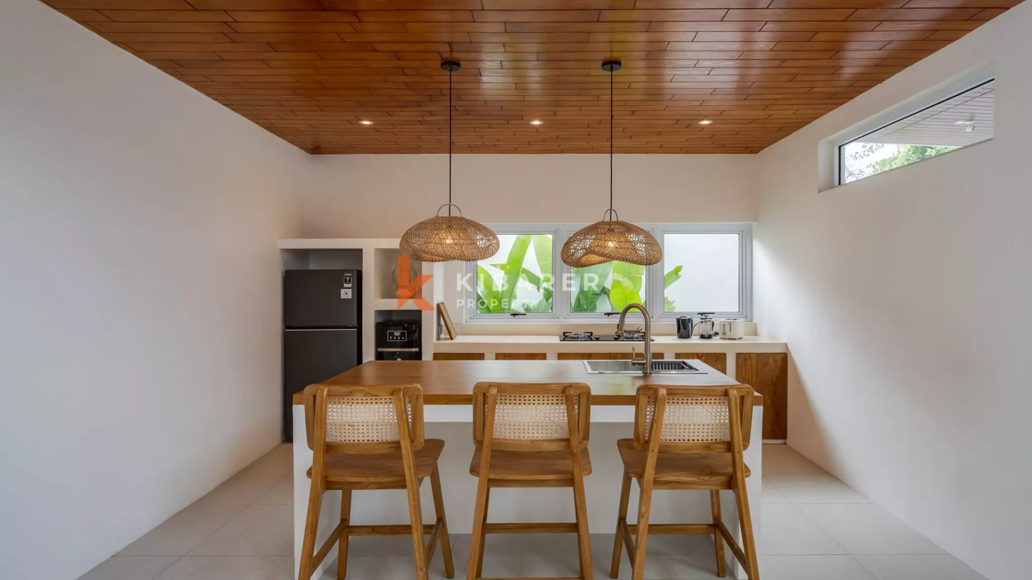 Elegant Three-Bedroom Tropical Villa with Private Pool in Ungasan