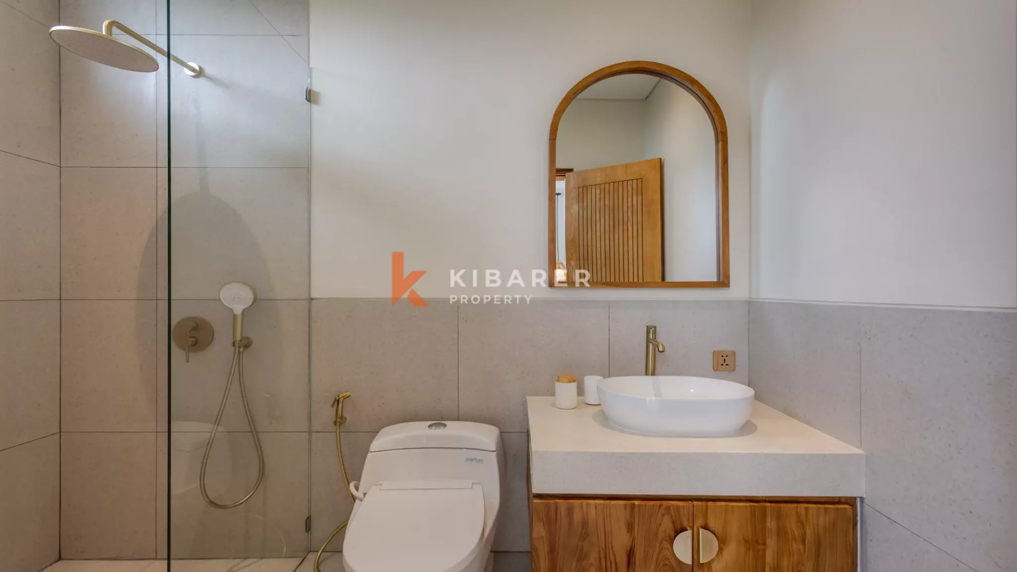 Elegant Three-Bedroom Tropical Villa with Private Pool in Ungasan