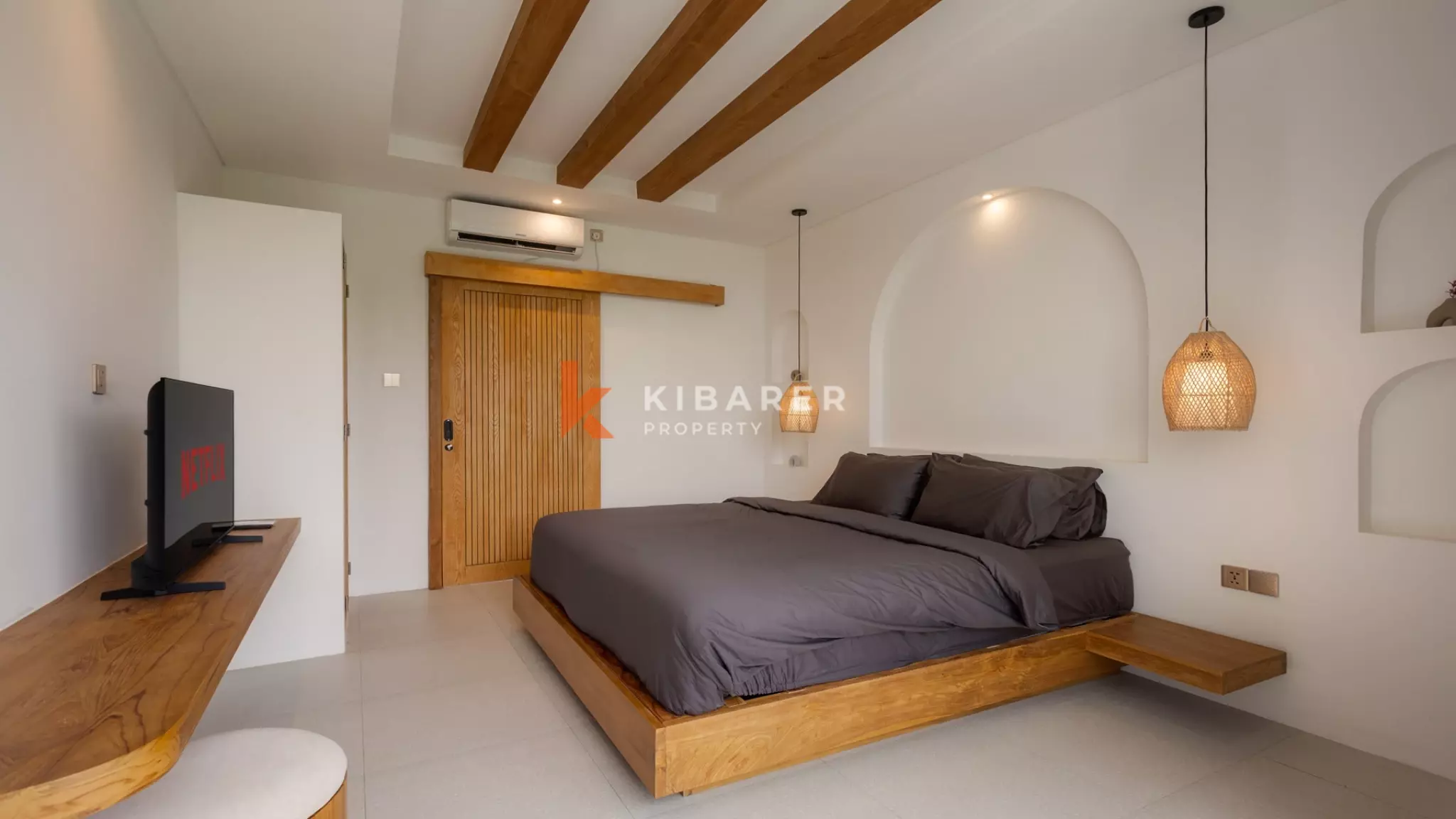 Elegant Three-Bedroom Tropical Villa with Private Pool in Ungasan