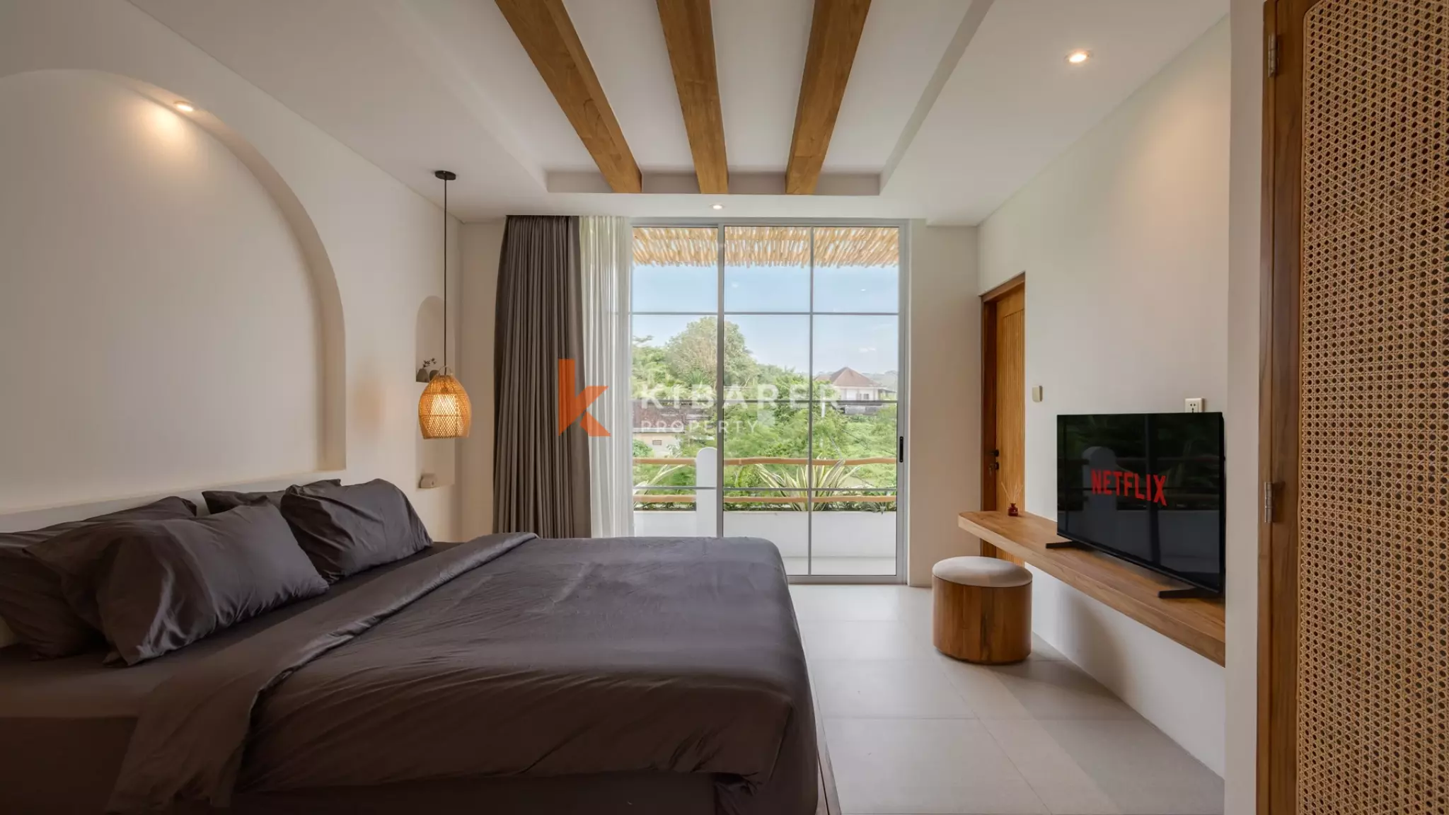 Elegant Three-Bedroom Tropical Villa with Private Pool in Ungasan