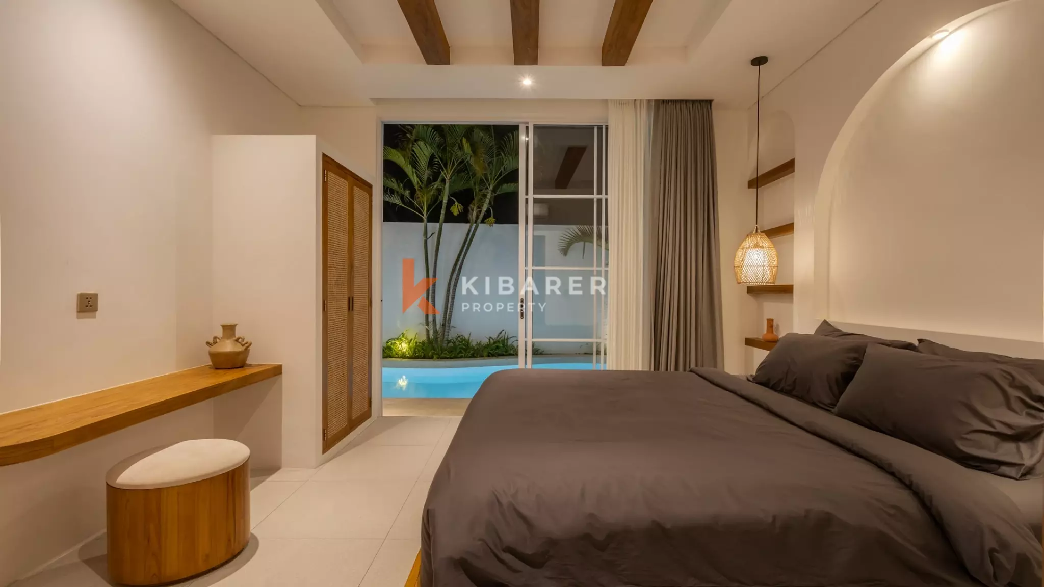 Elegant Three-Bedroom Tropical Villa with Private Pool in Ungasan