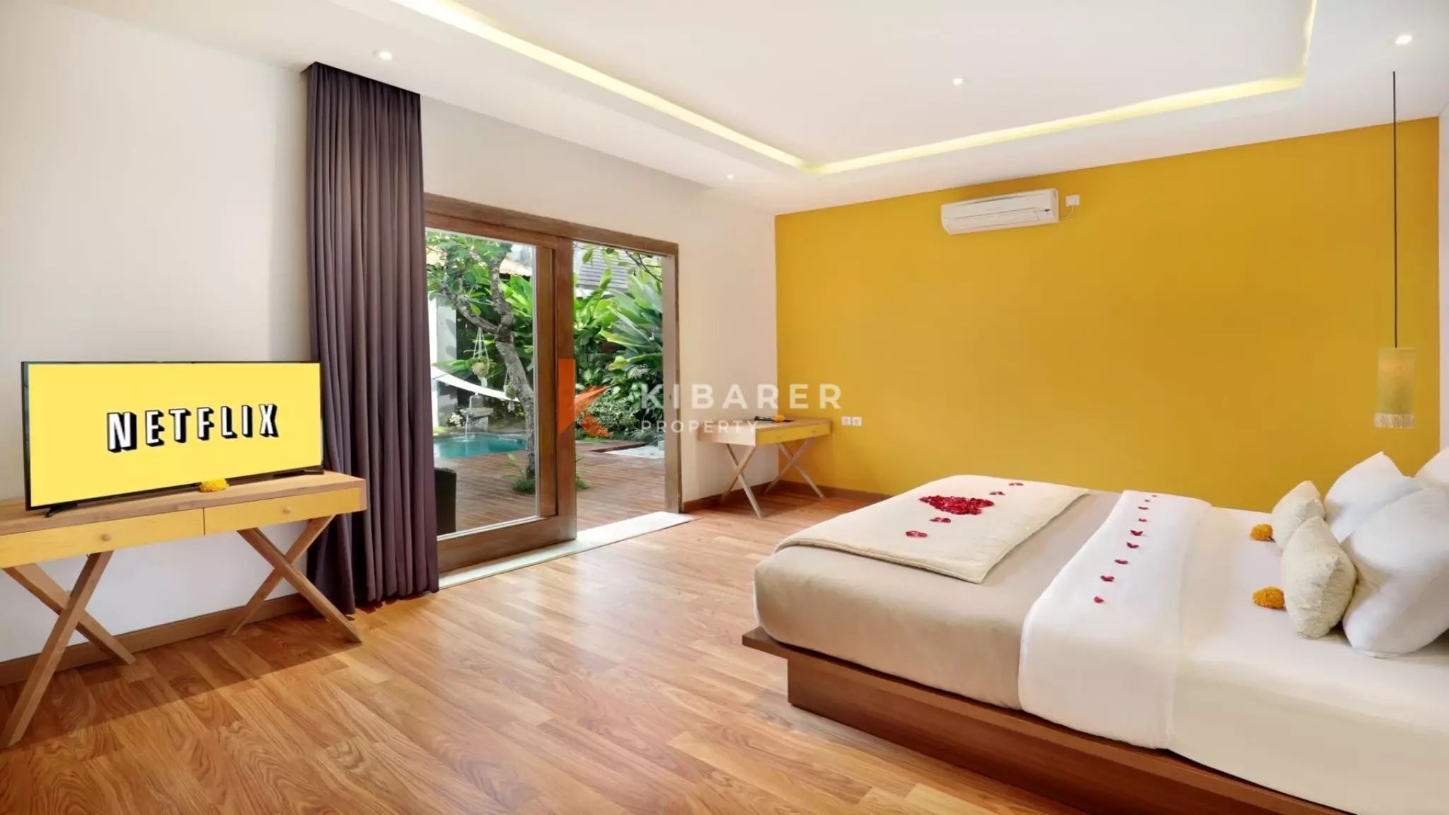 Vila Tropis Tiga Kamar Tidur yang Menyenangkan dengan Kolam Renang dan Seluncuran di Kerobokan