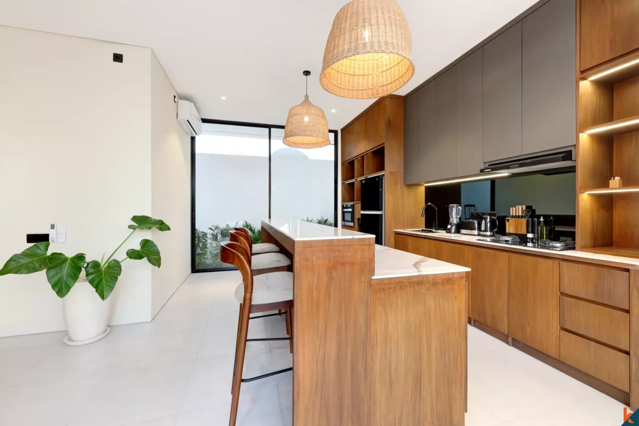 Modern villa with attractive ROI and ocean views