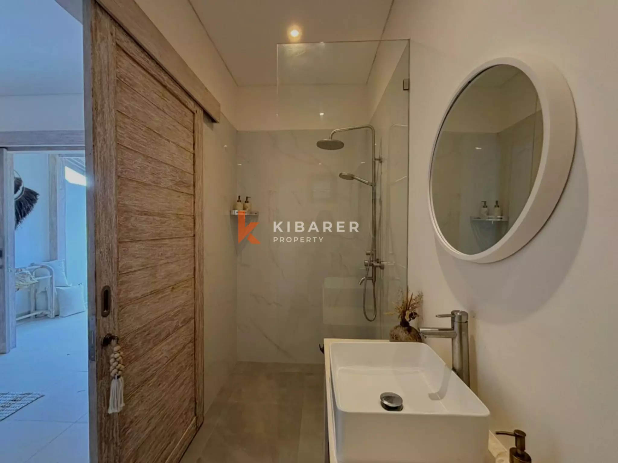 Vila Dua Kamar Tidur Chic Island Escape di Kerobokan