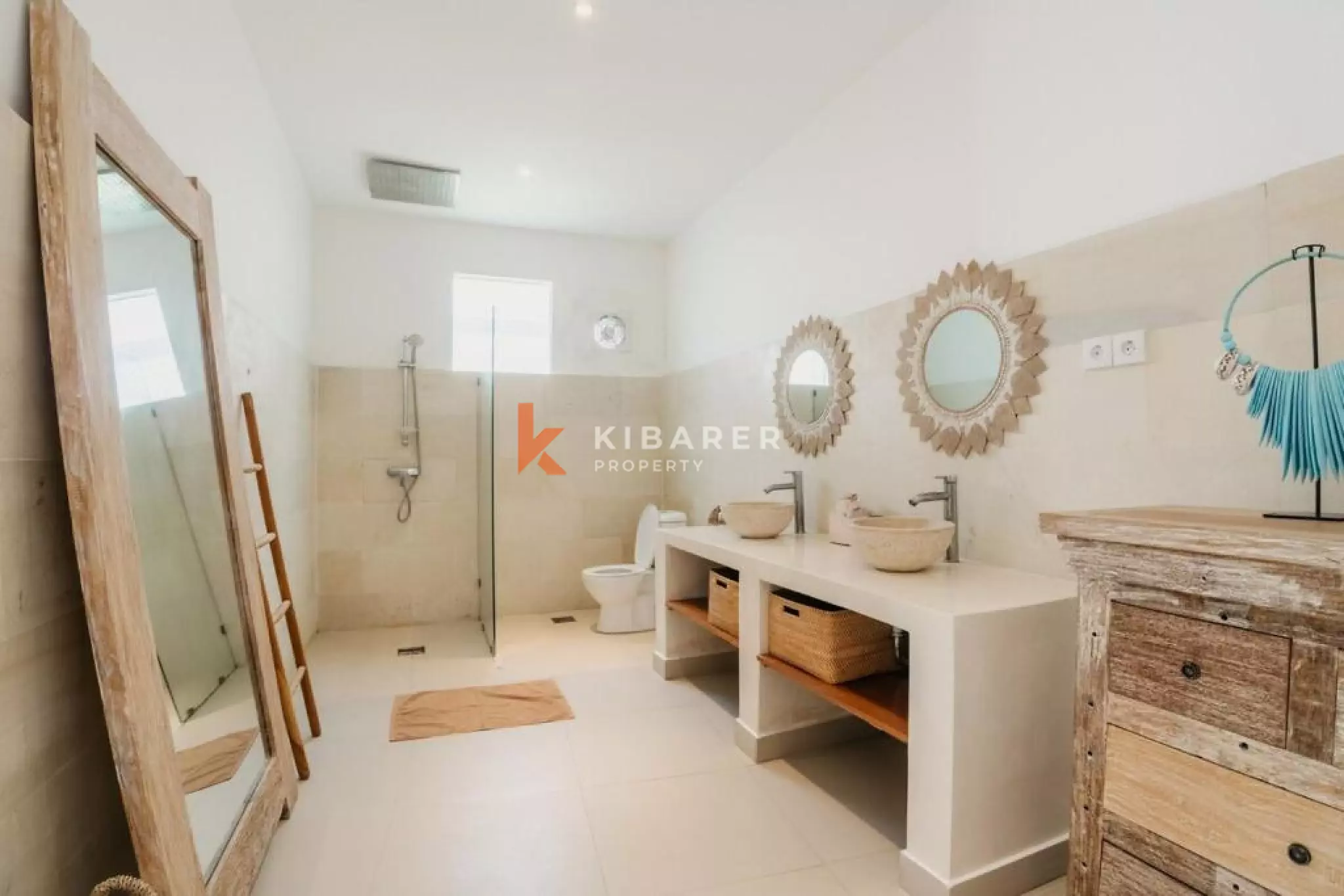 Spacious Four-Bedroom Villa with Large Pool in Tranquil Uma