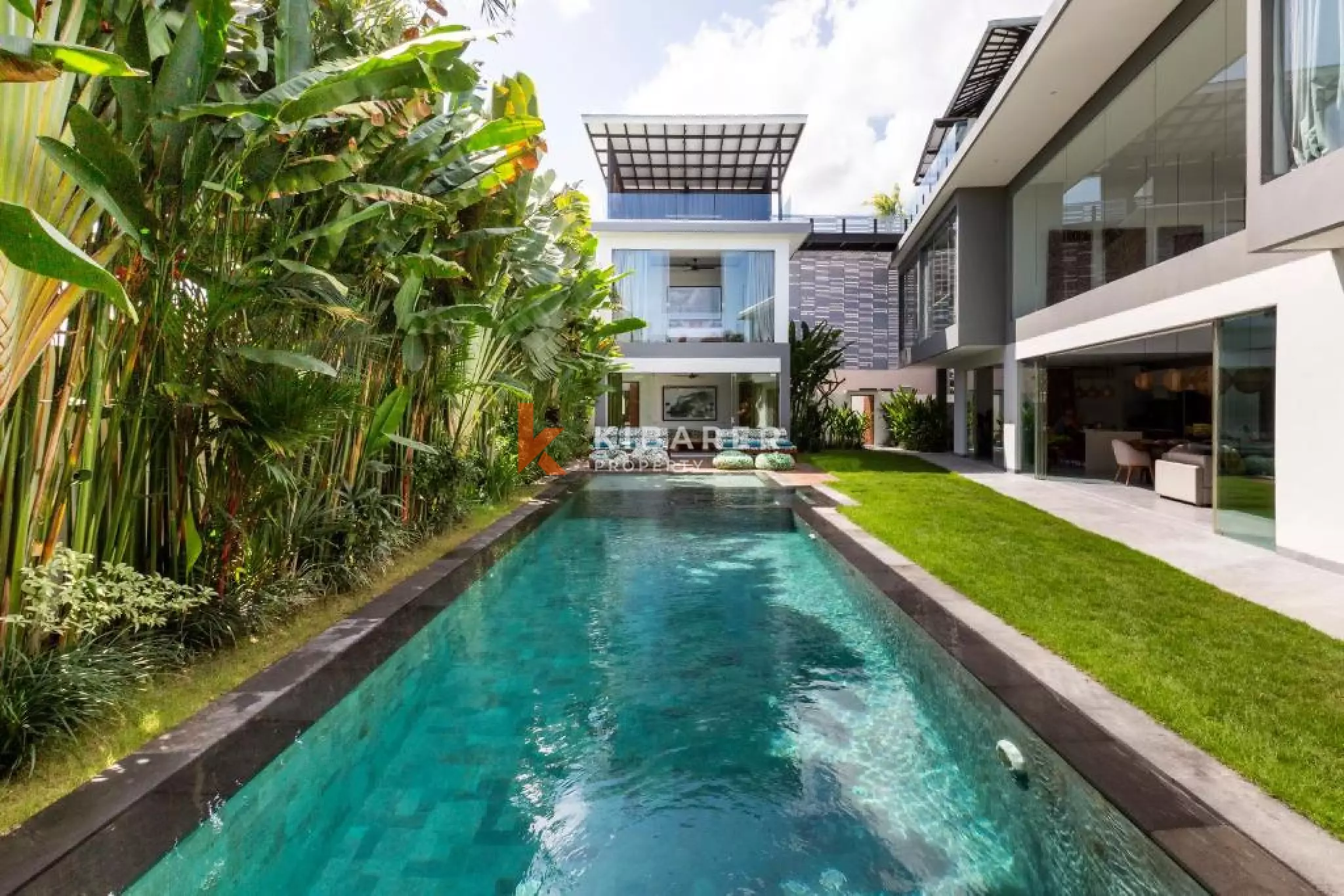 Modern Beachside Five Bedroom Villa with Rooftop Lounge and Sauna Walking away to Berawa Beach