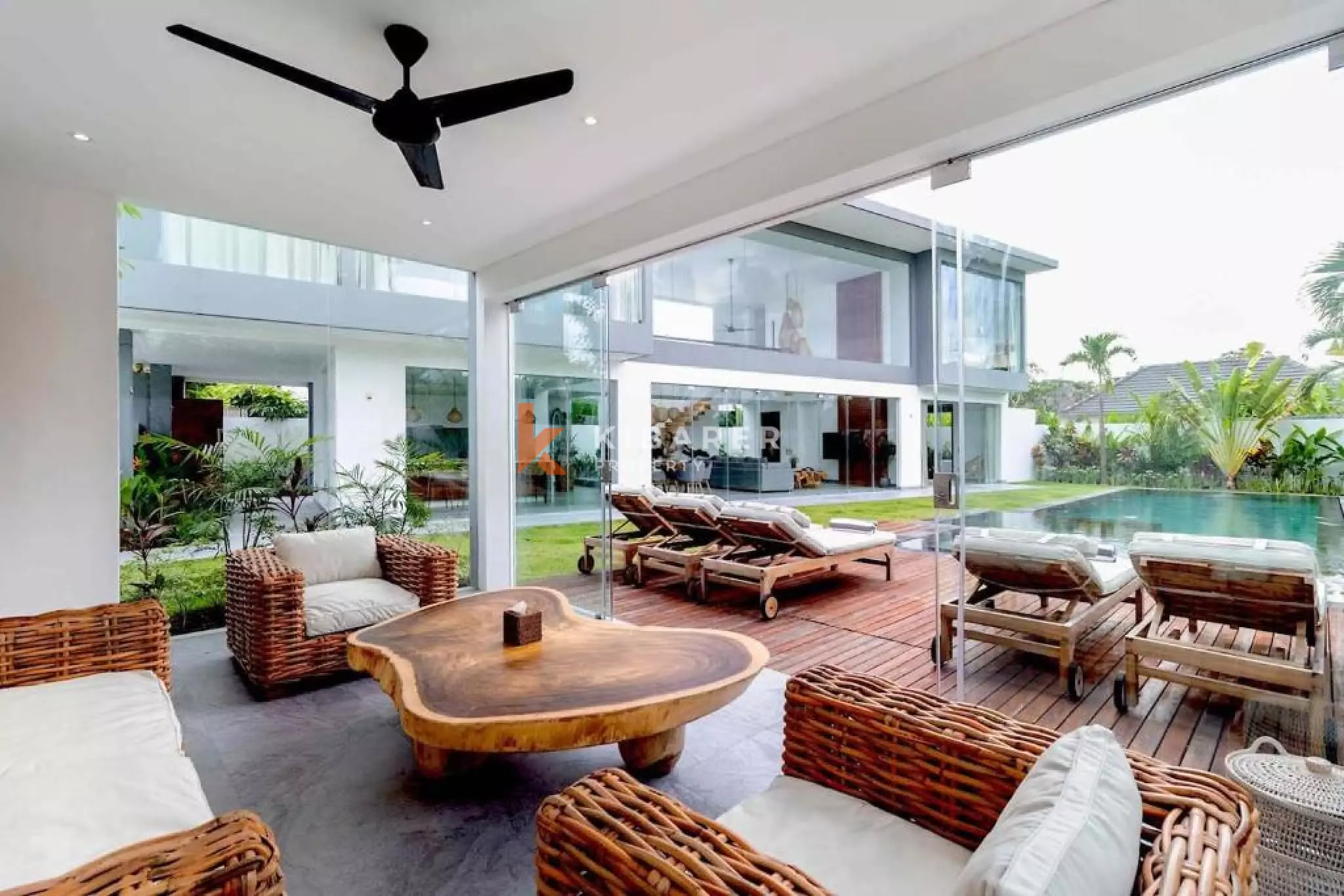 Modern Beachside Five Bedroom Villa with Rooftop Lounge and Sauna Walking away to Berawa Beach