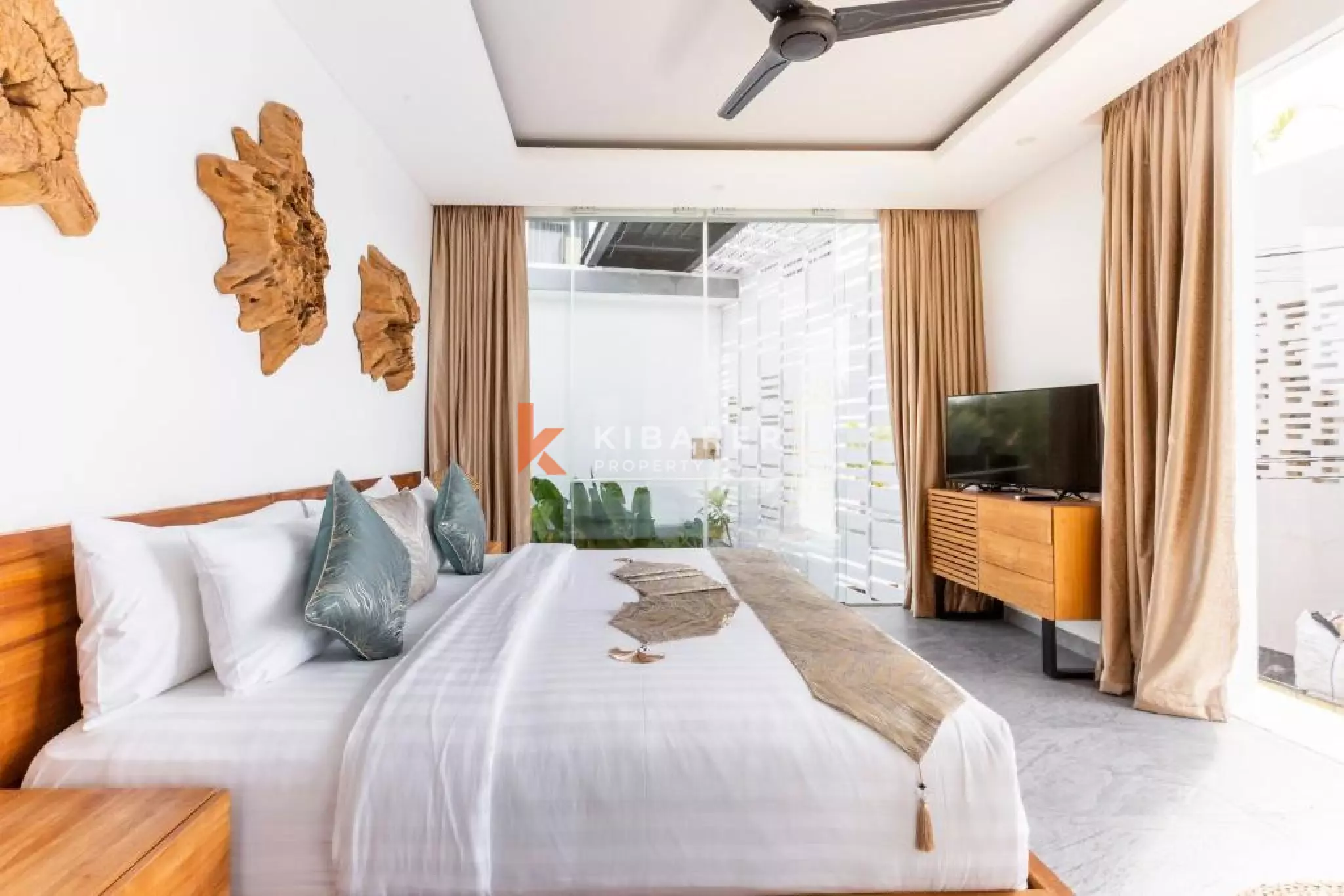 Modern Beachside Five Bedroom Villa with Rooftop Lounge and Sauna Walking away to Berawa Beach